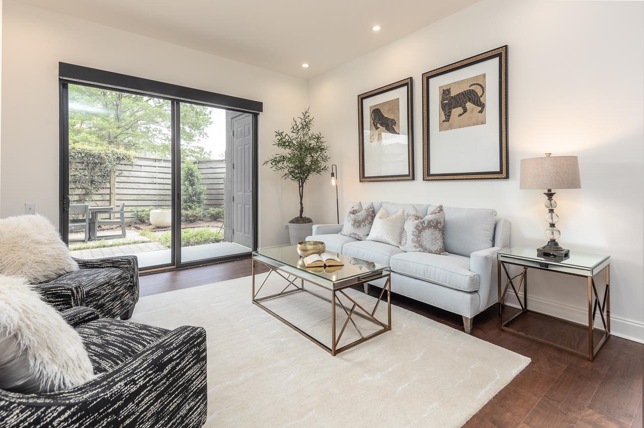 717 RIVERSIDE DR Unit: 109