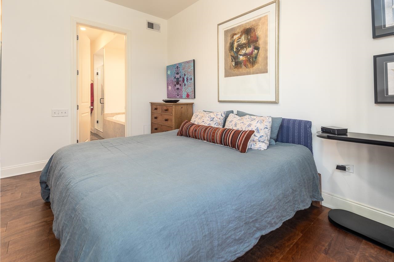 717 RIVERSIDE DR Unit: 109