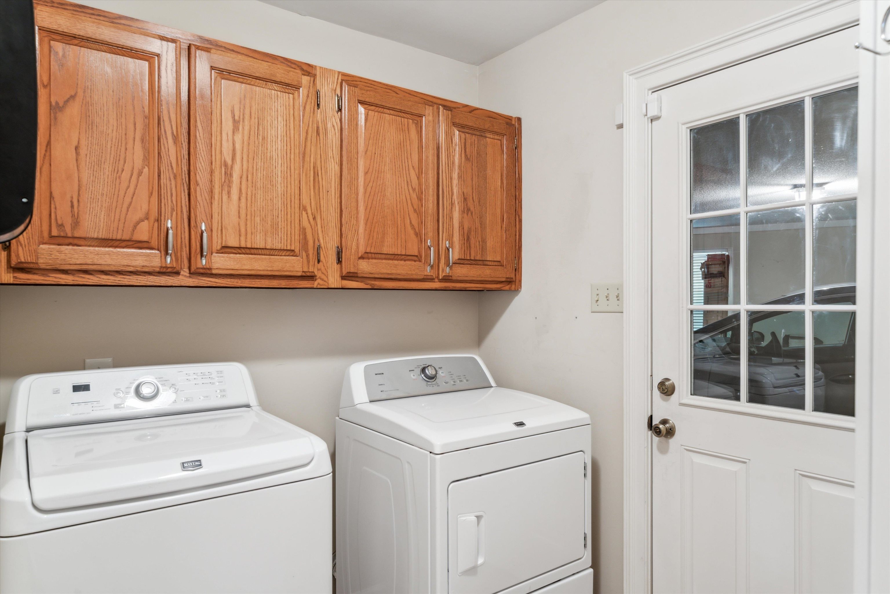 1423 E LEISURE CREST CT