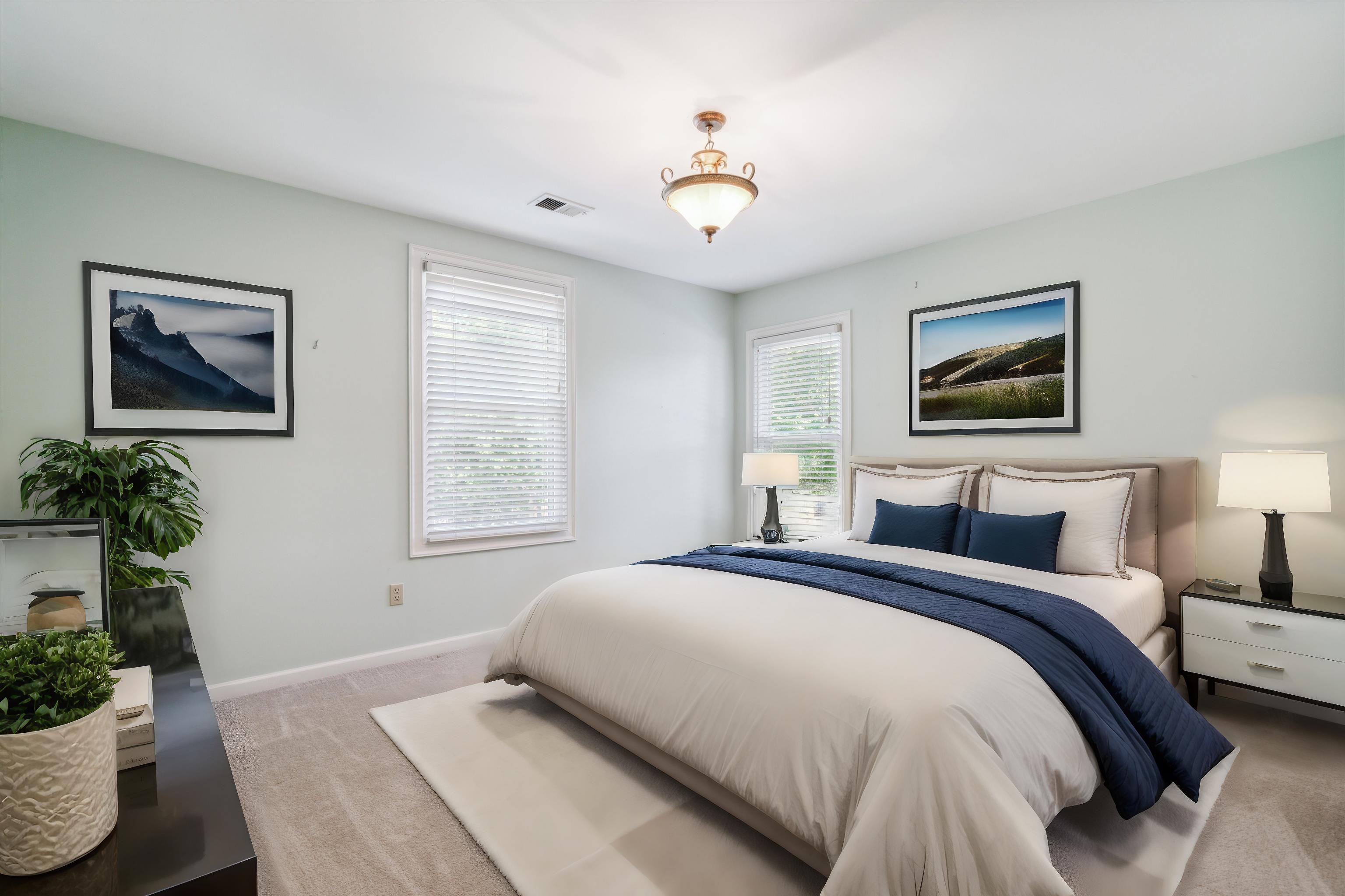 1423 E LEISURE CREST CT