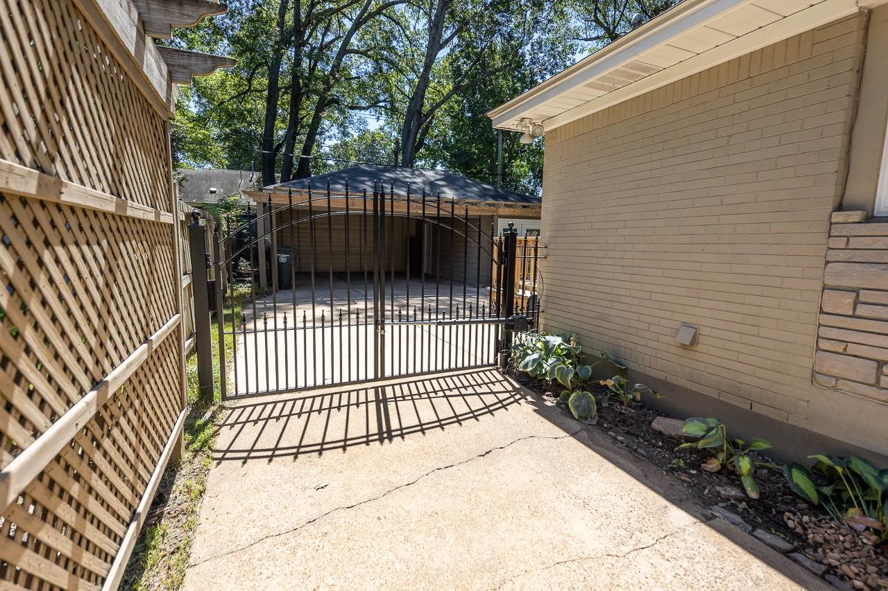 400 ROSSER RD
