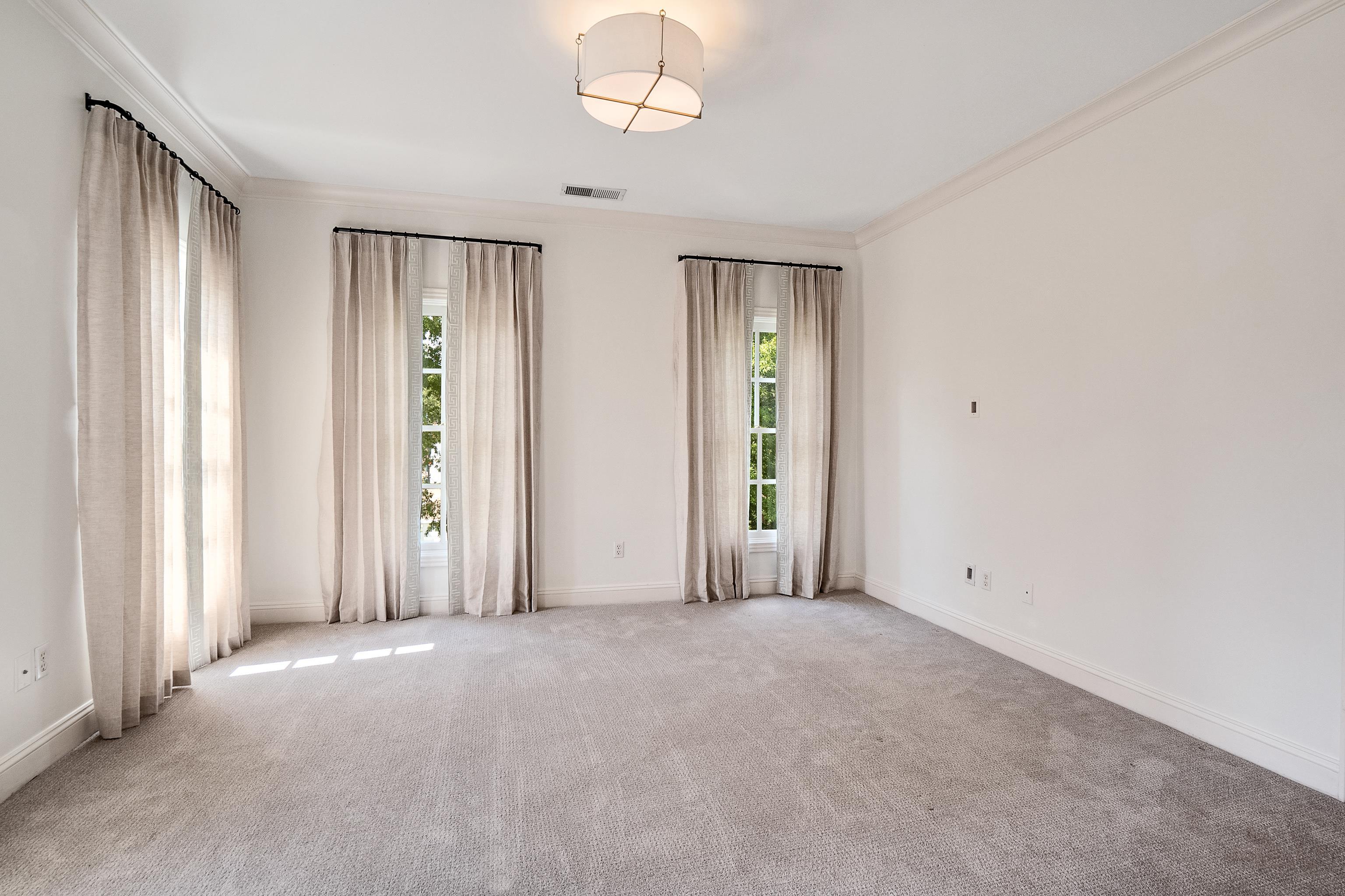 292 SCHILLING BLVD