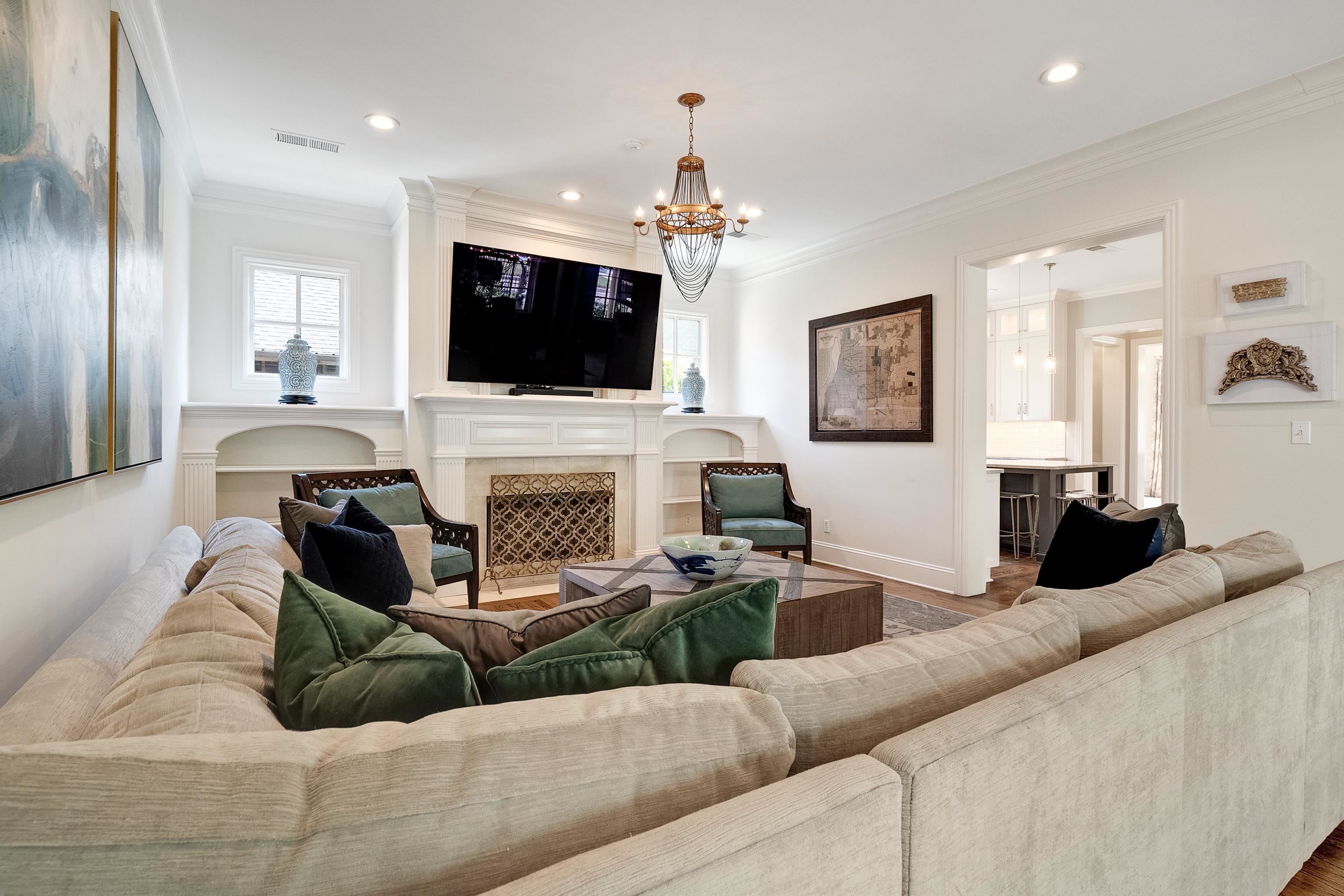 292 SCHILLING BLVD