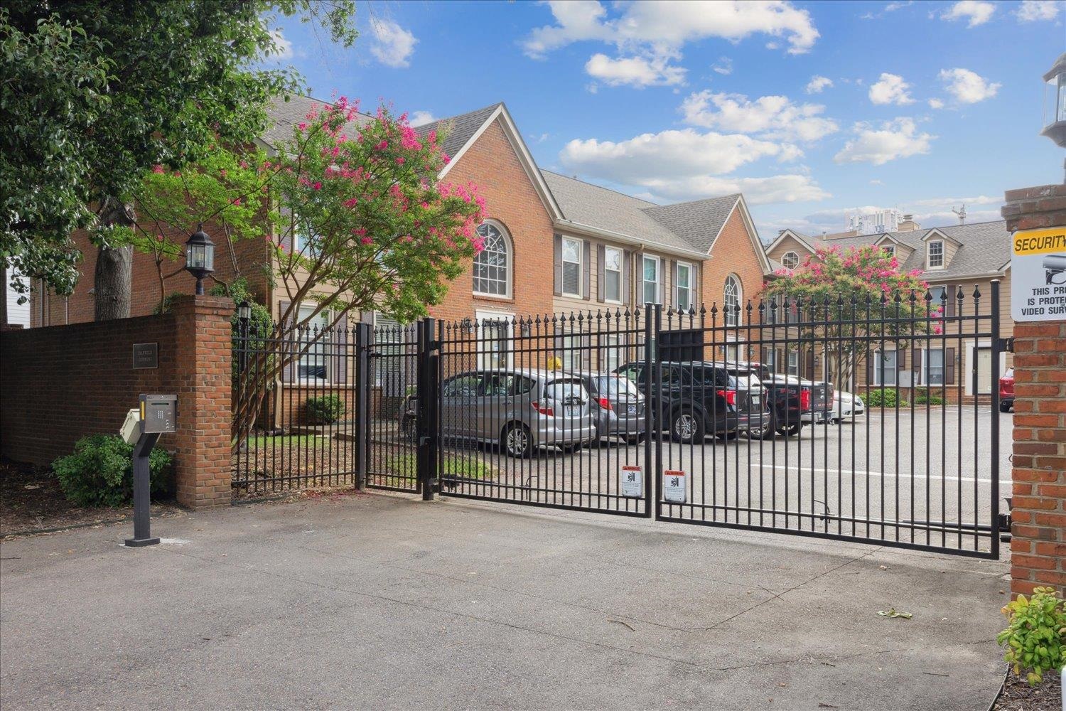 10 S IDLEWILD ST S Unit: 3