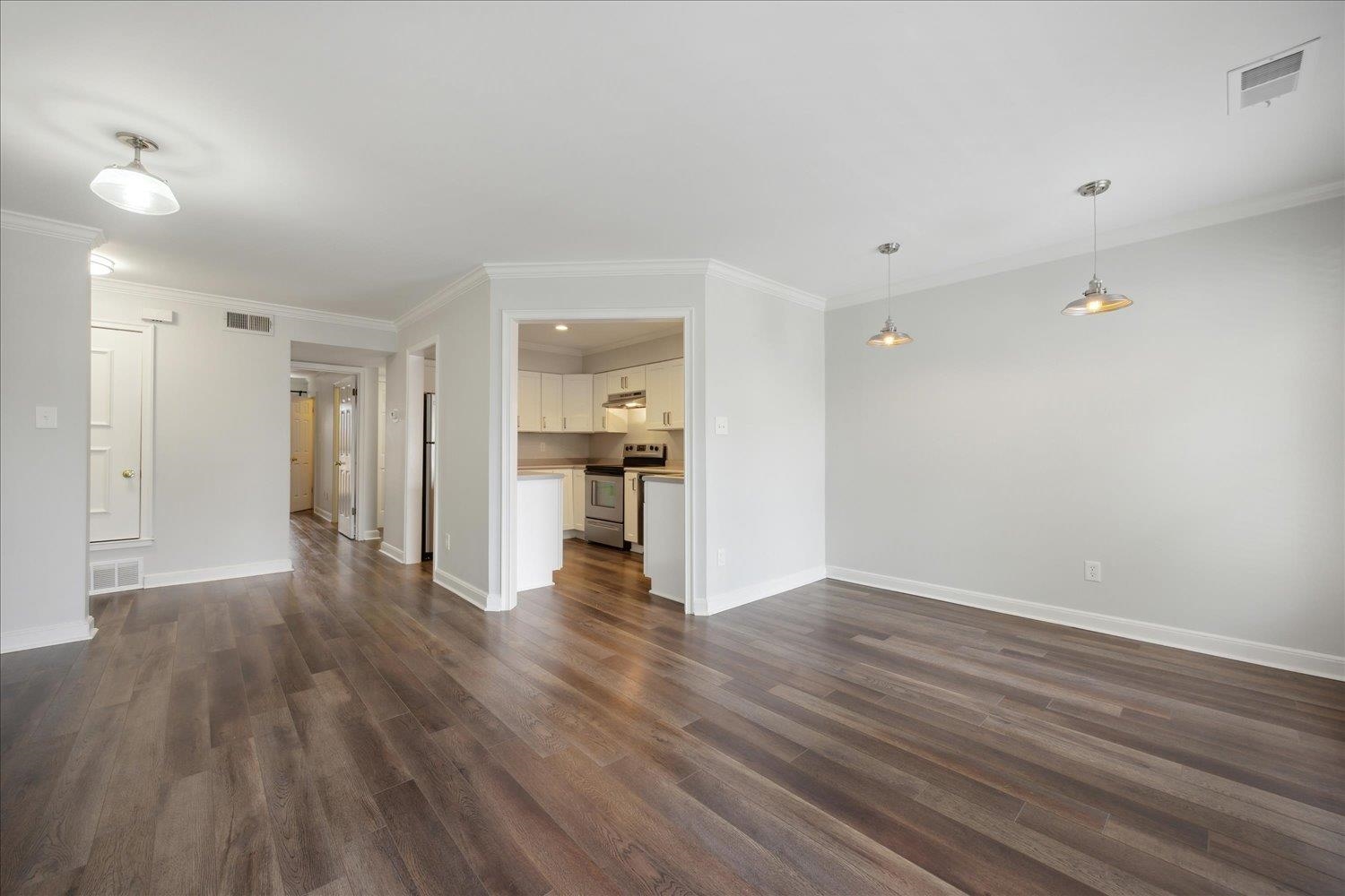 10 S IDLEWILD ST S Unit: 3