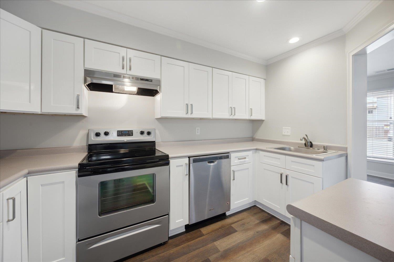 10 S IDLEWILD ST S Unit: 3