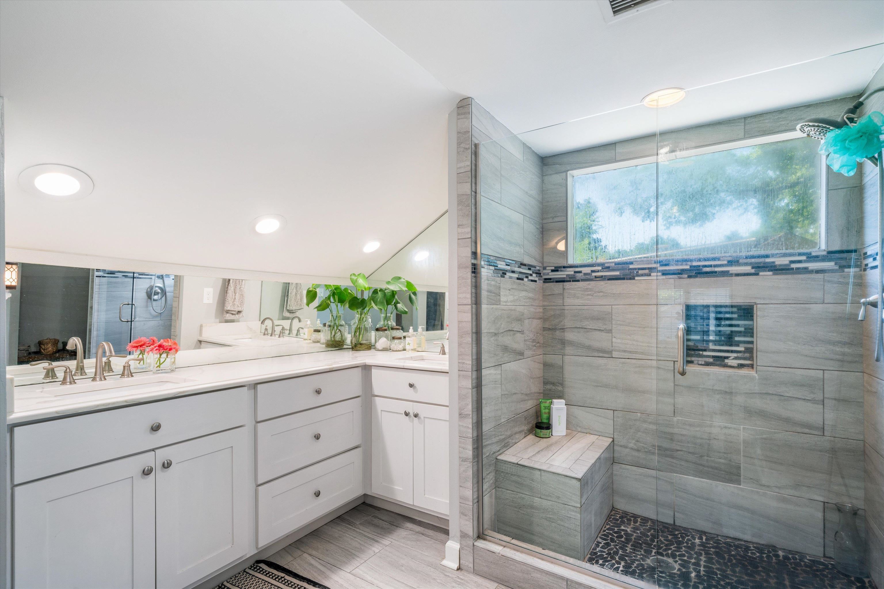 140 ALEXANDER ST