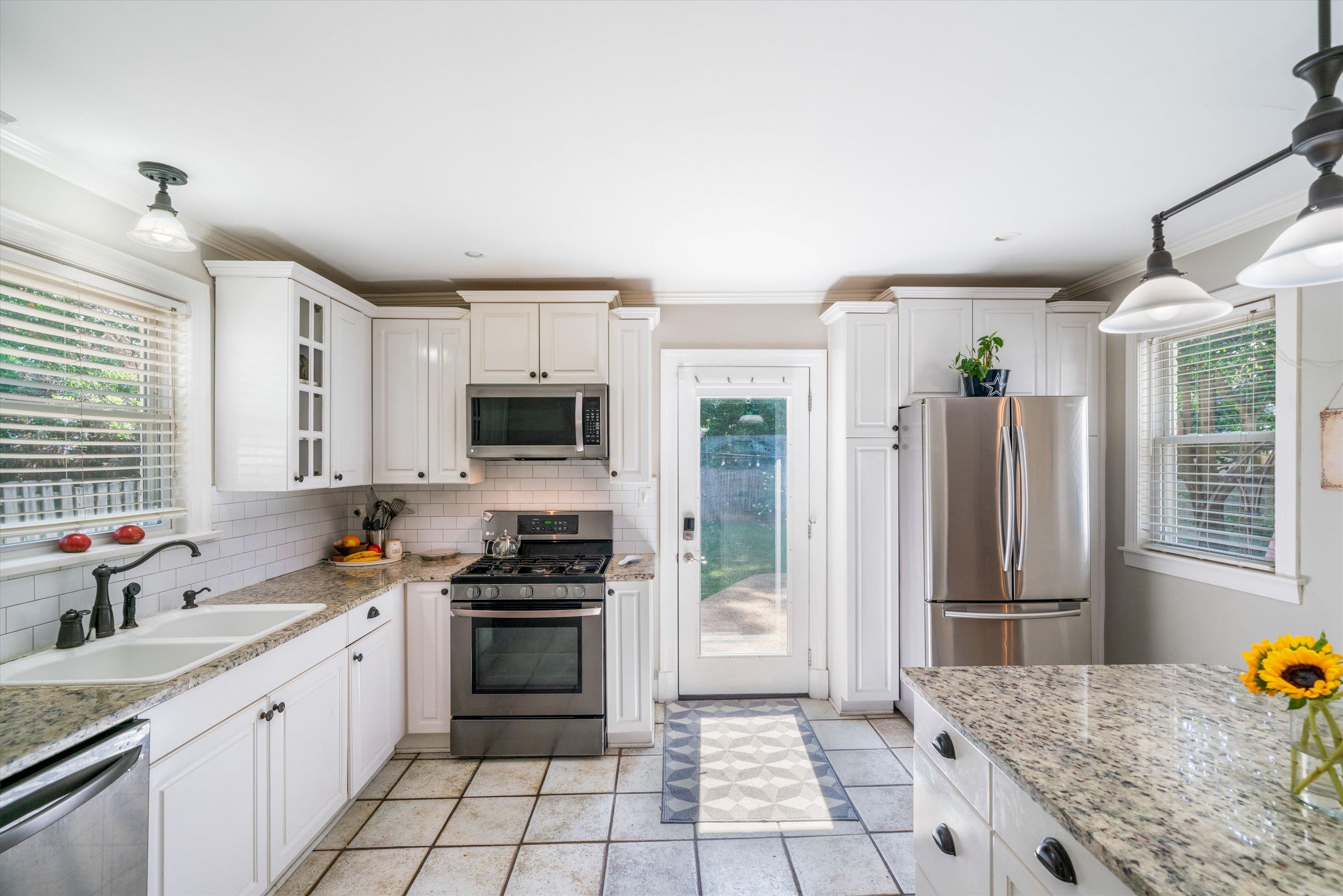 140 ALEXANDER ST