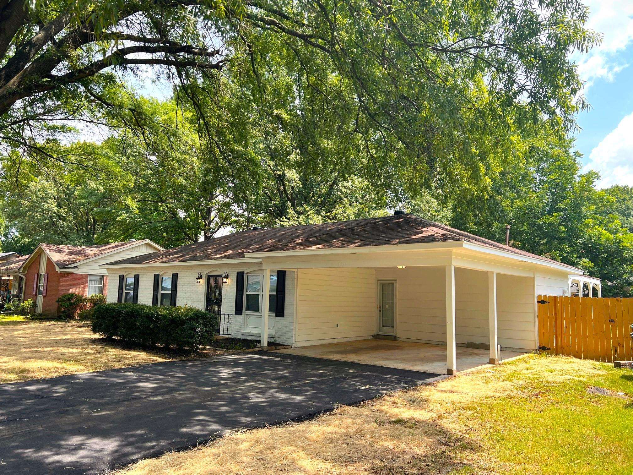 1314 HEATHCLIFF DR