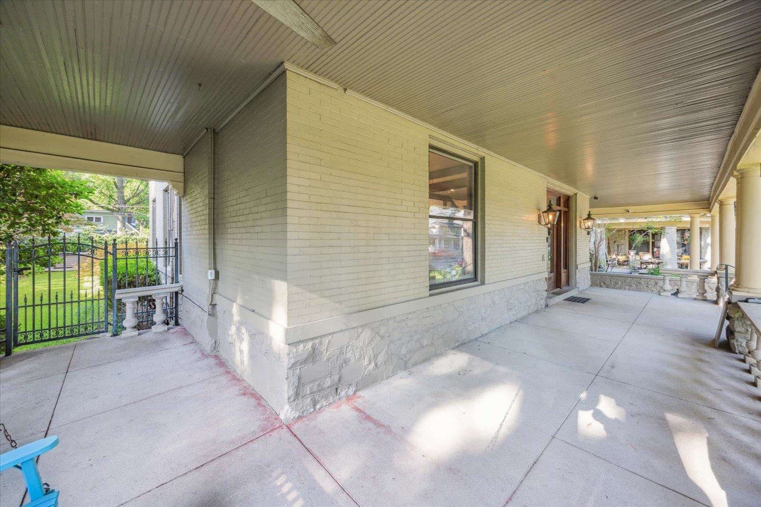 1391 VINTON AVE