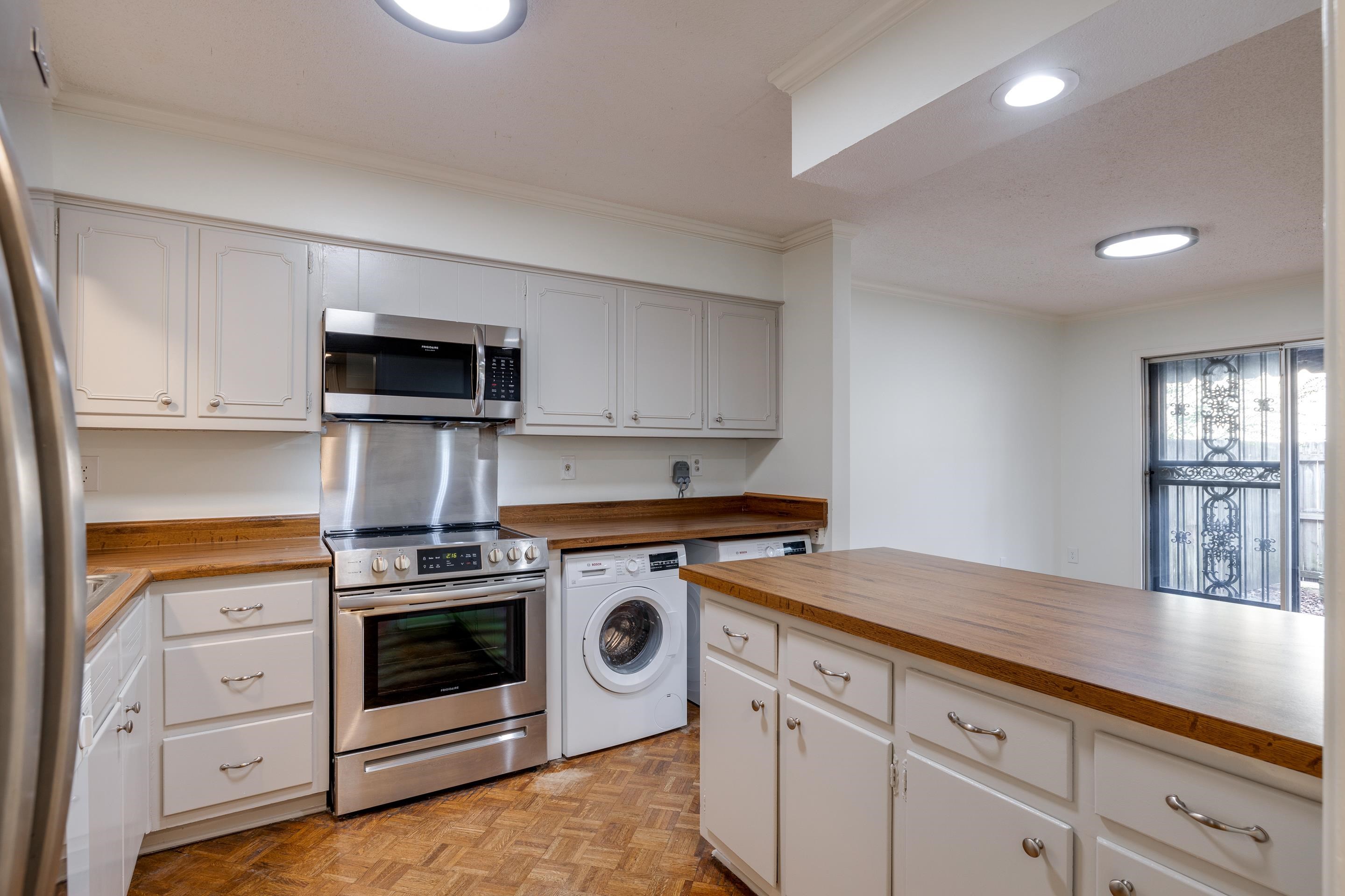 867 S YATES RD Unit: 2