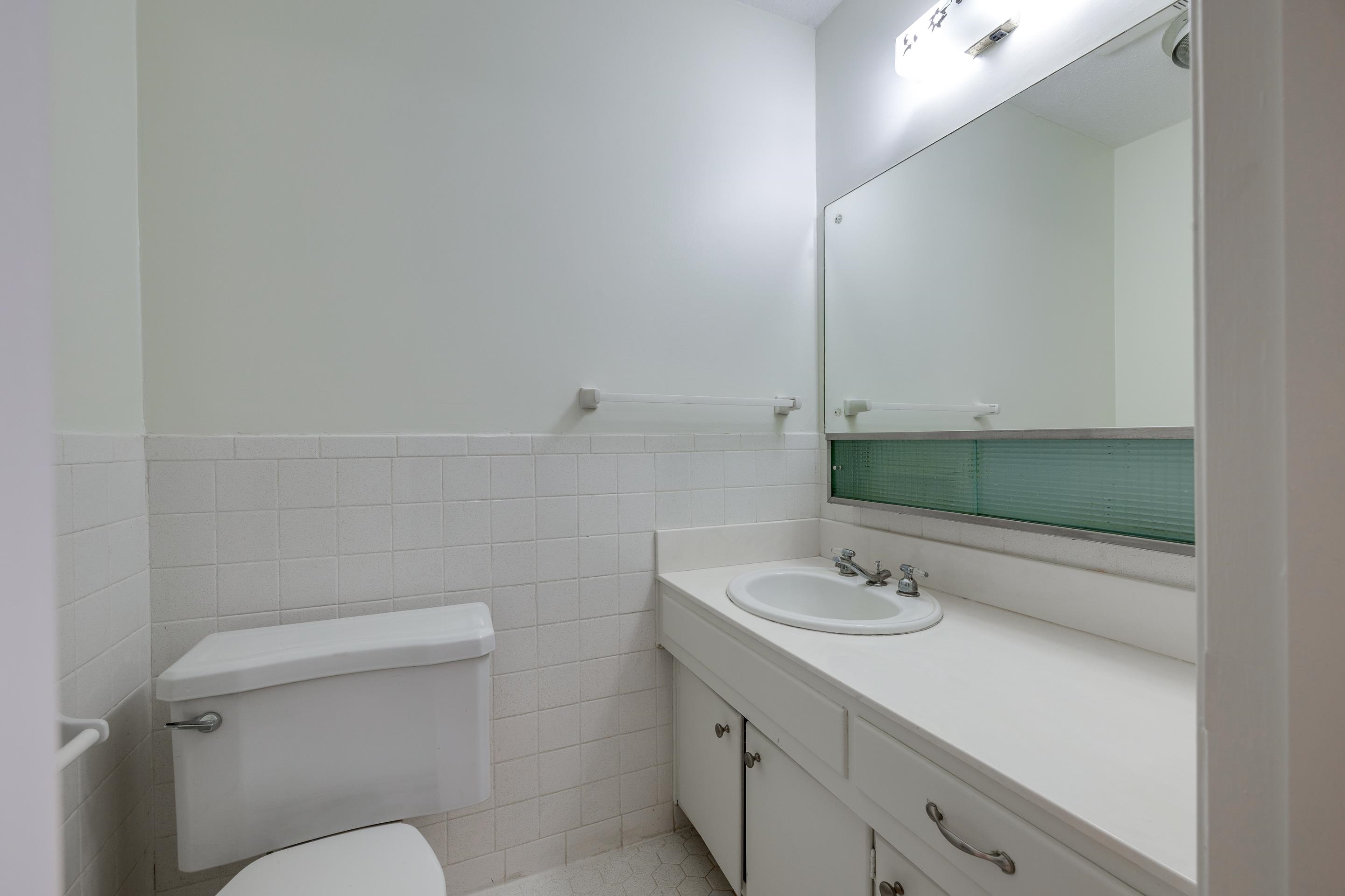 867 S YATES RD Unit: 2