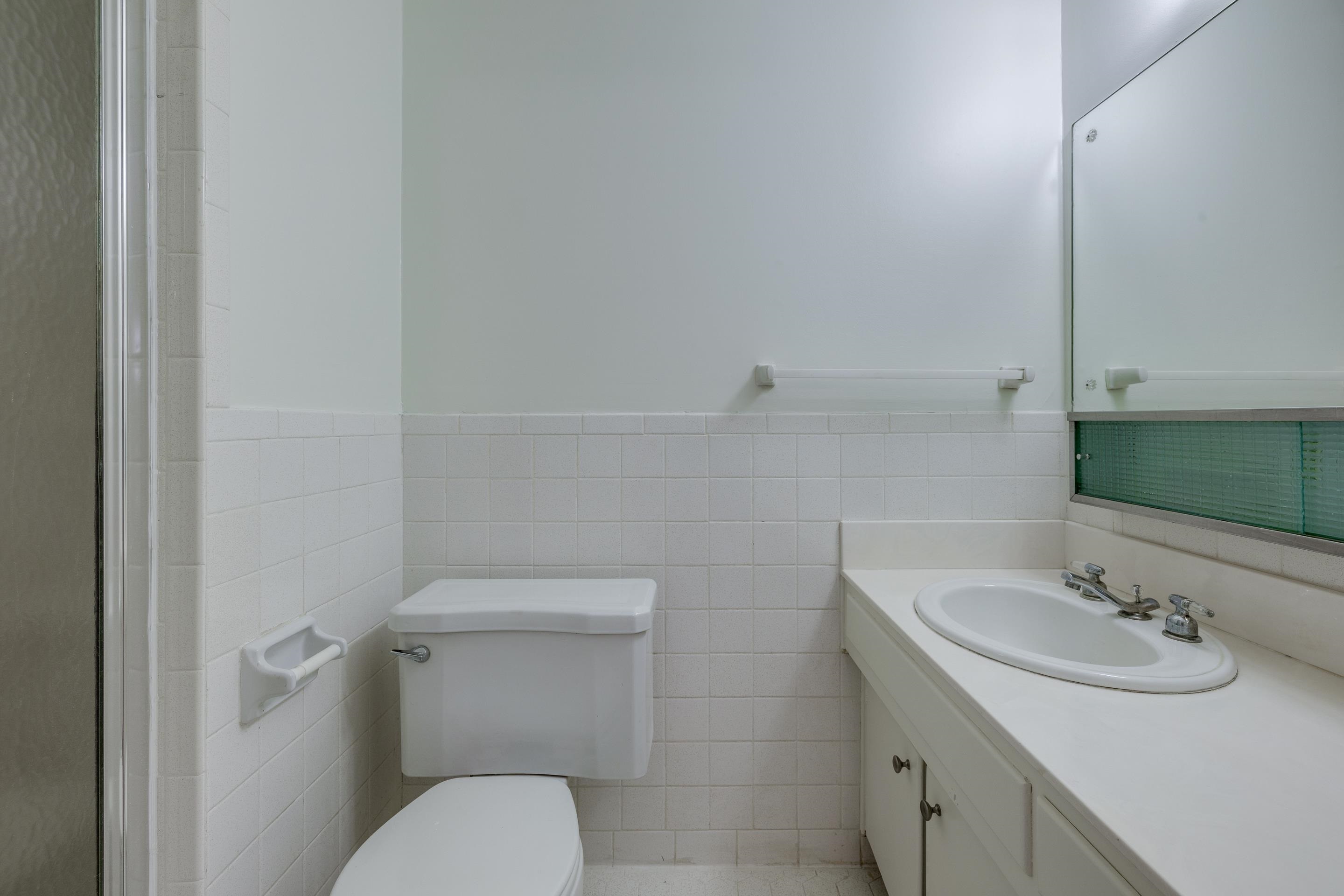 867 S YATES RD Unit: 2