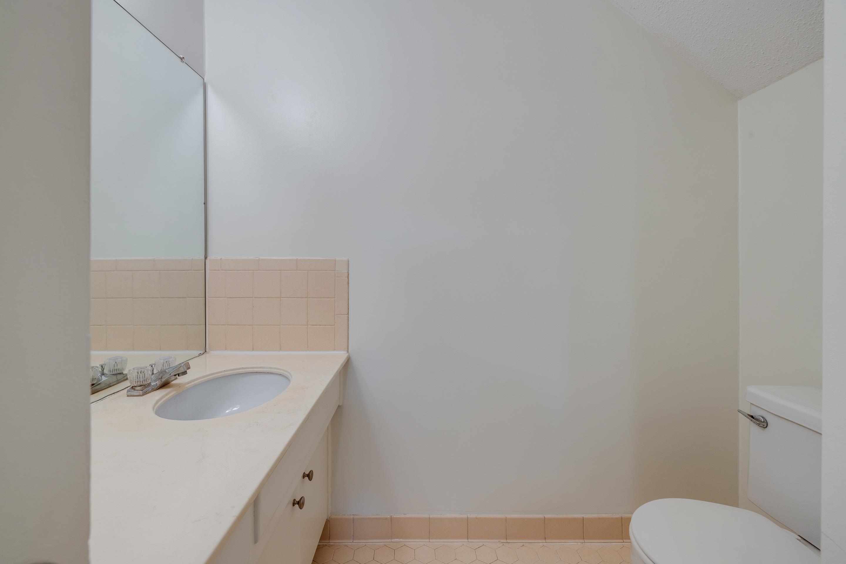 867 S YATES RD Unit: 2