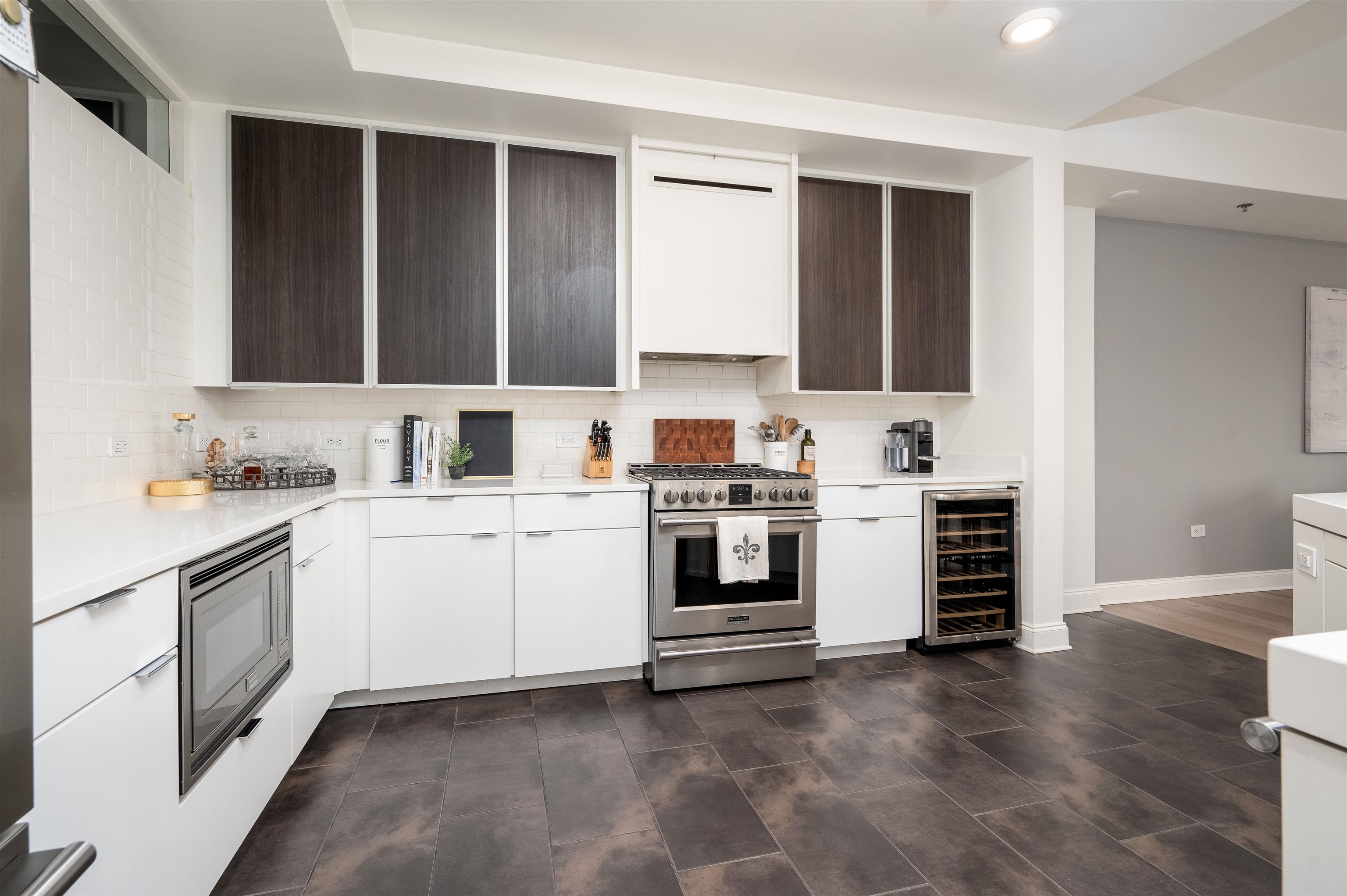 717 RIVERSIDE DR Unit: 506