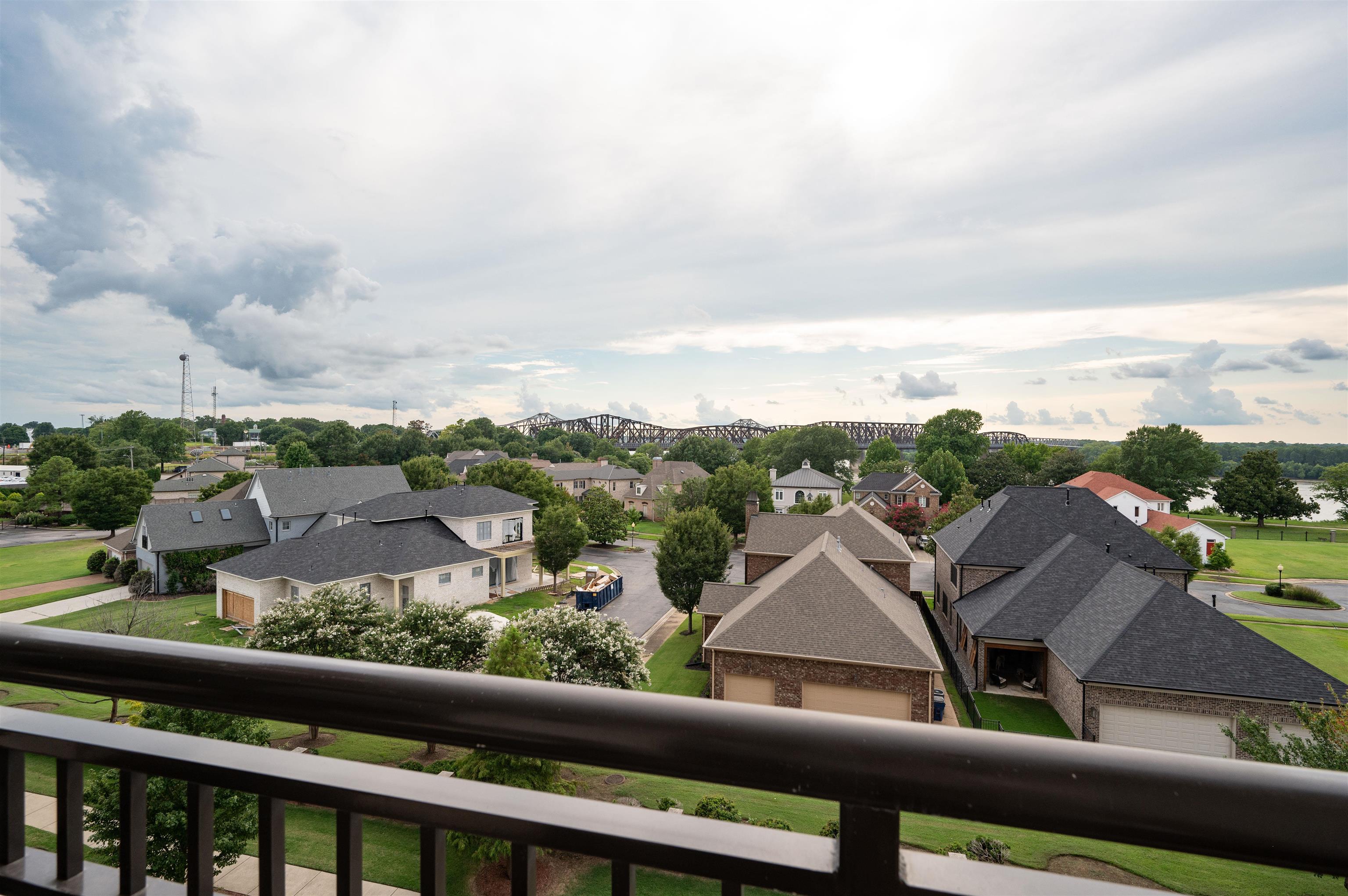 717 RIVERSIDE DR Unit: 506