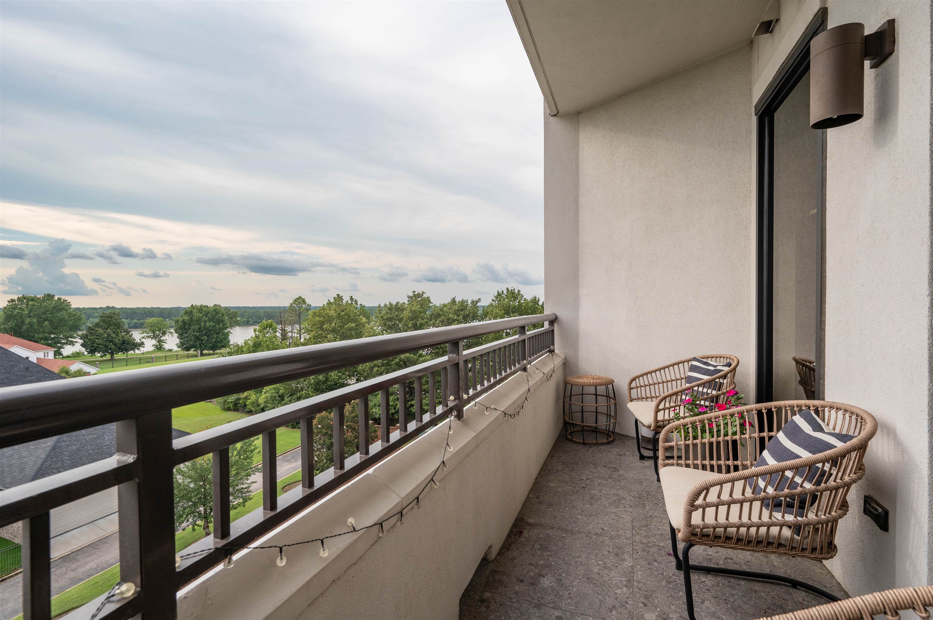 717 RIVERSIDE DR Unit: 506