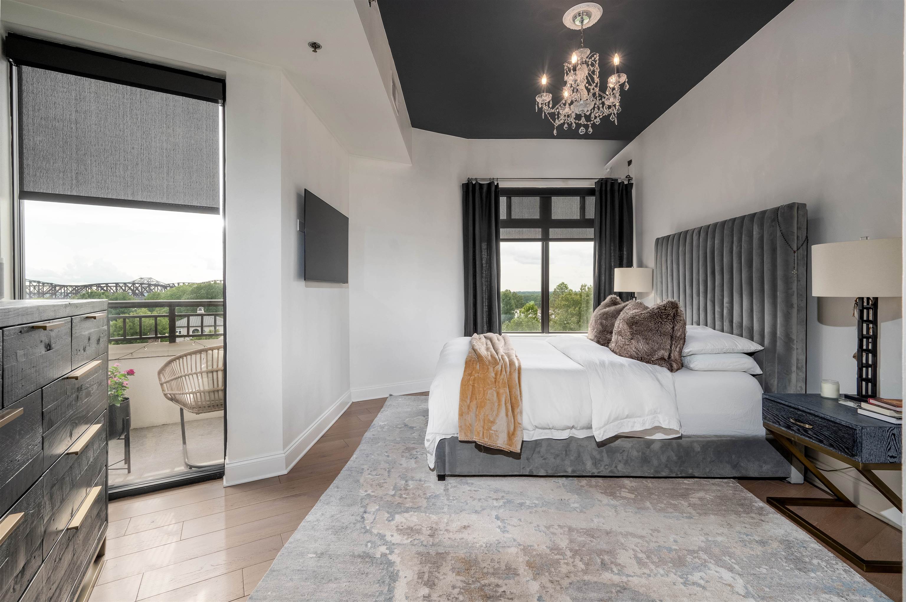 717 RIVERSIDE DR Unit: 506