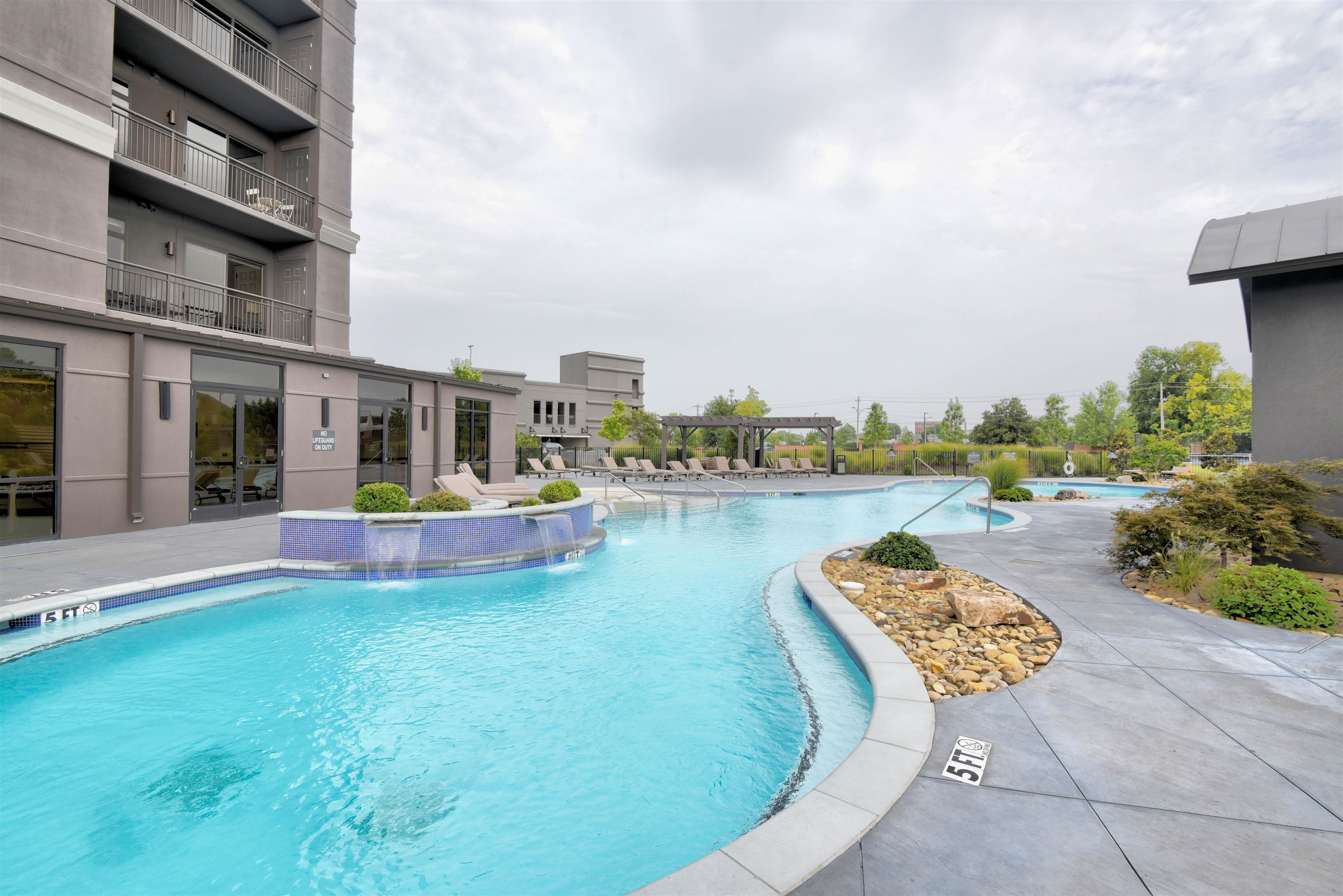 717 RIVERSIDE DR Unit: 506