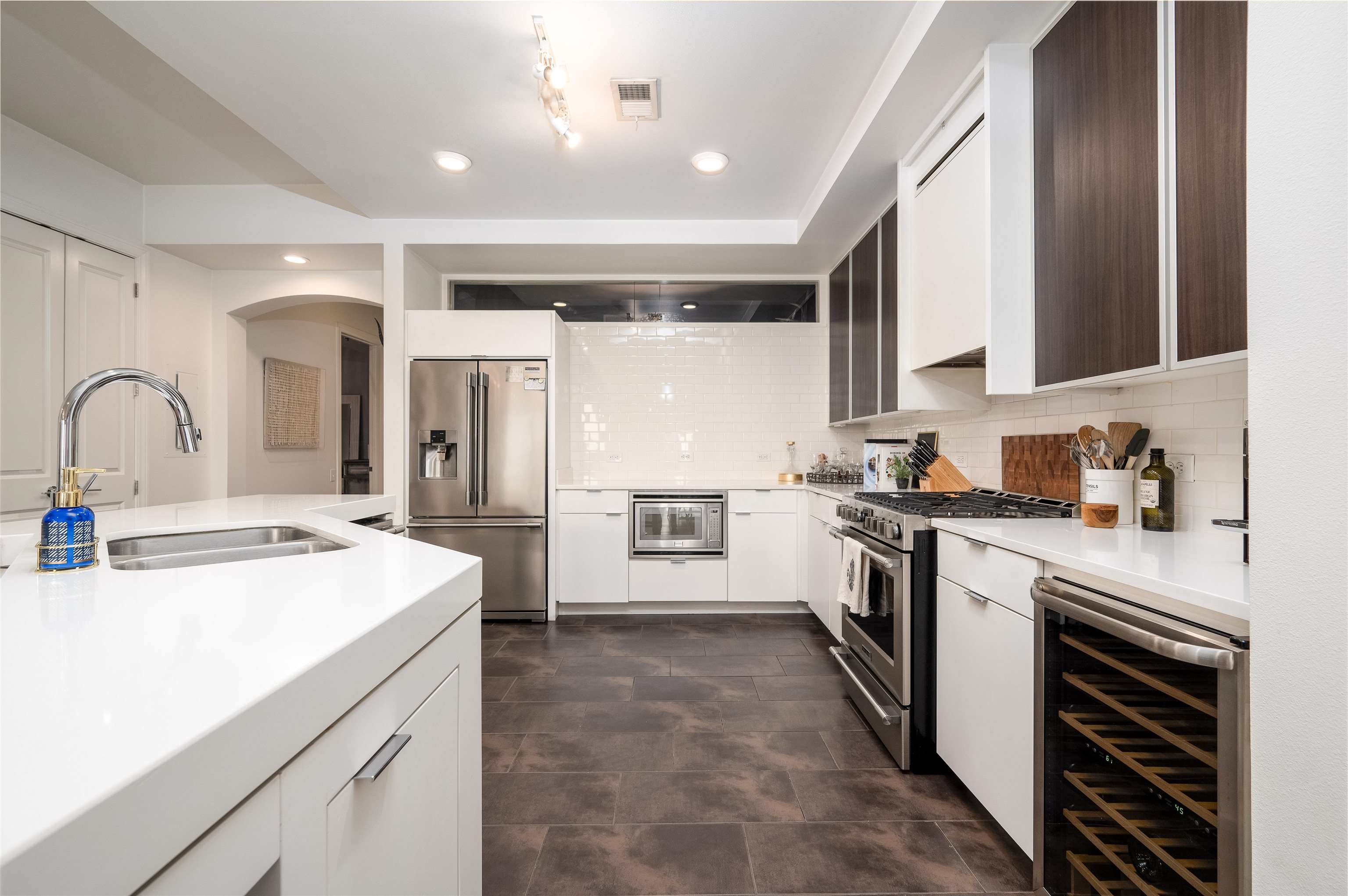 717 RIVERSIDE DR Unit: 506