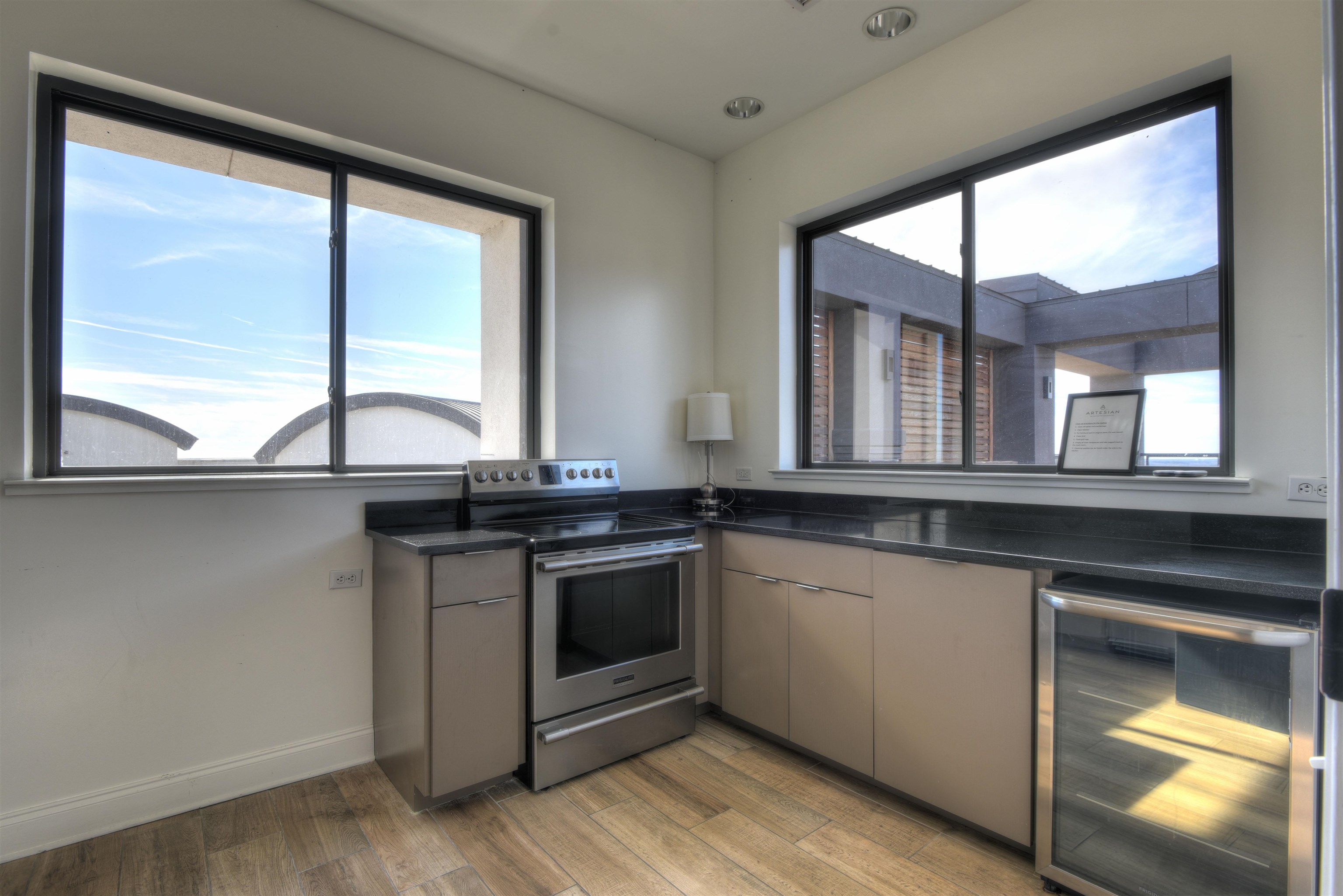 717 RIVERSIDE DR Unit: 506