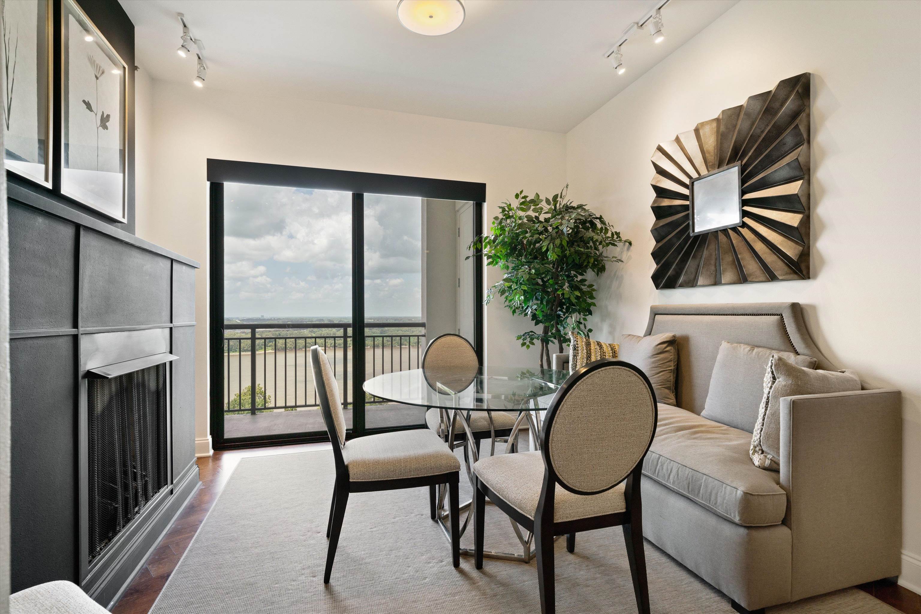 717 RIVERSIDE DR Unit: 1507