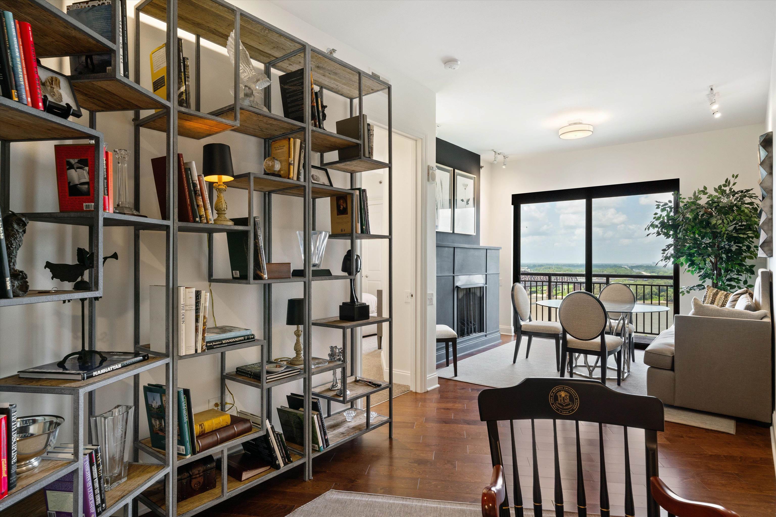 717 RIVERSIDE DR Unit: 1507