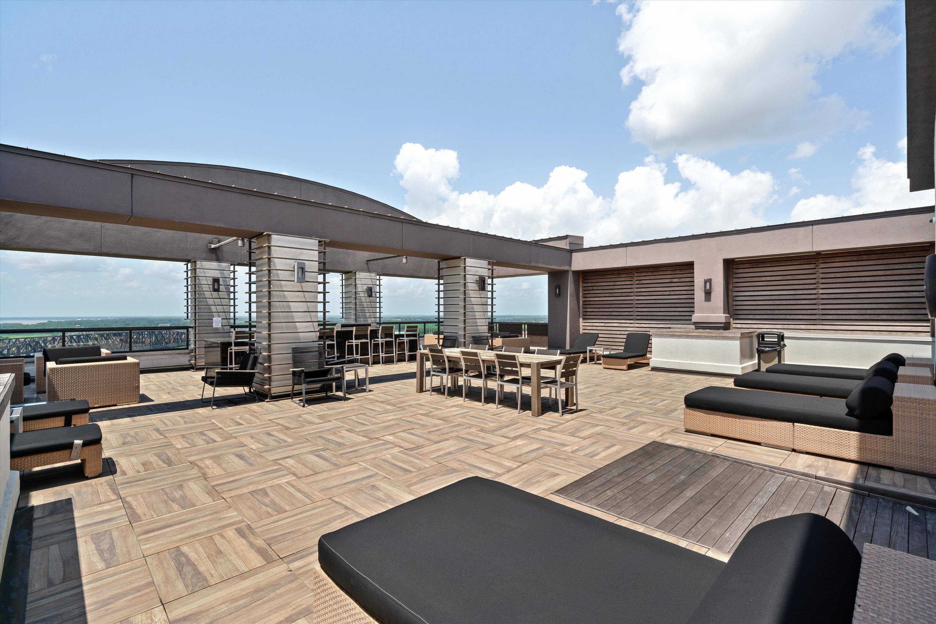 717 RIVERSIDE DR Unit: 1507