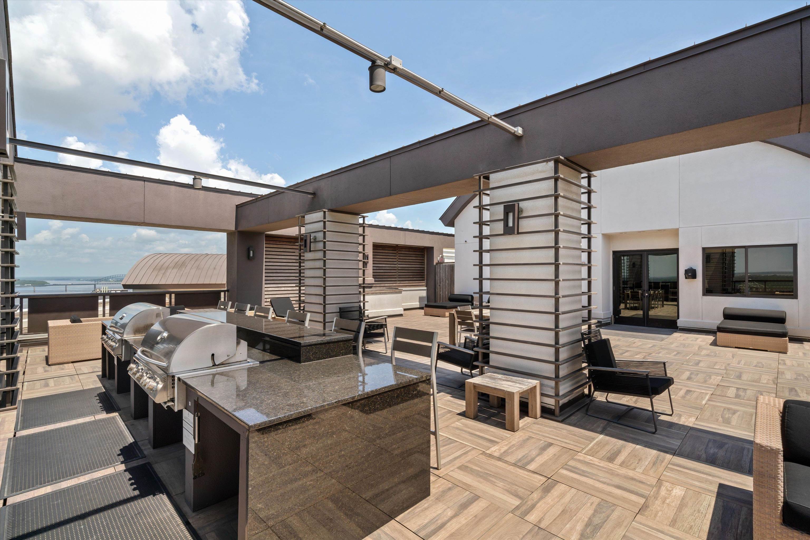 717 RIVERSIDE DR Unit: 1507