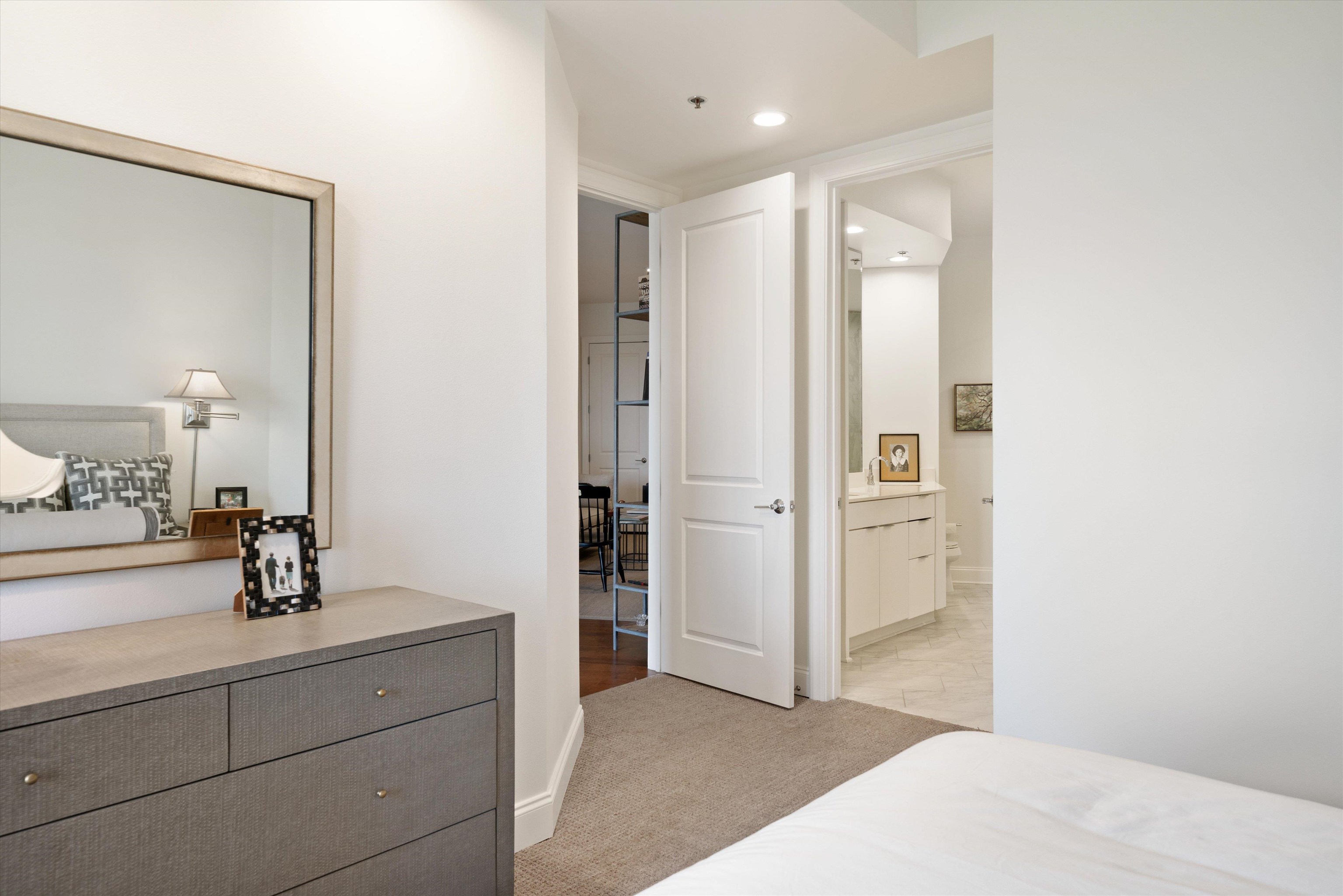 717 RIVERSIDE DR Unit: 1507