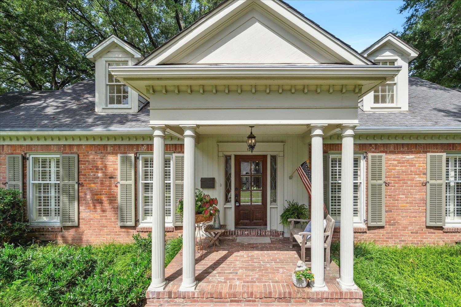 185 GARDENIA DR