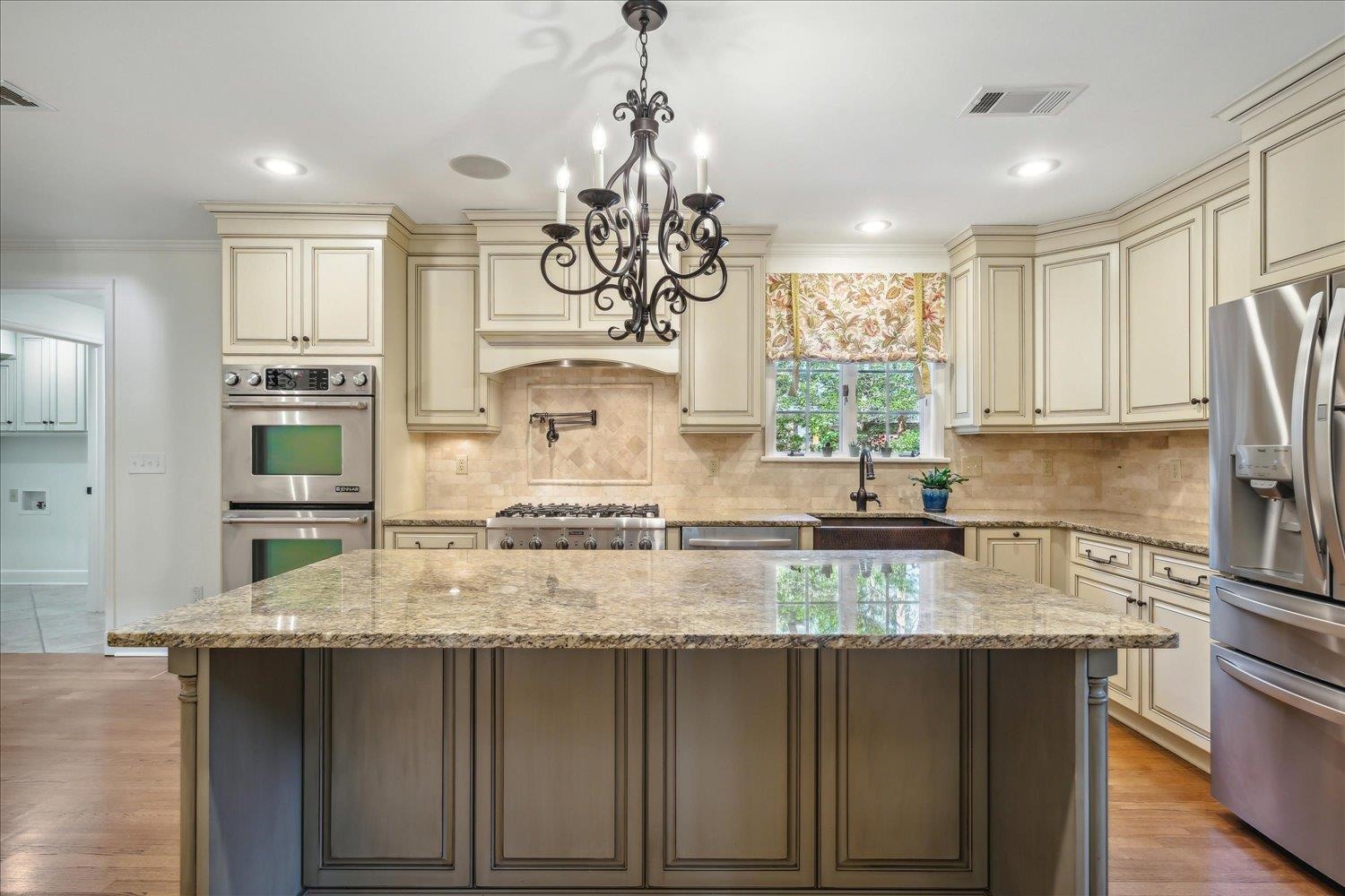 185 GARDENIA DR