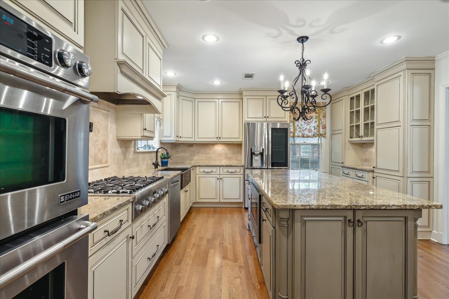 185 GARDENIA DR
