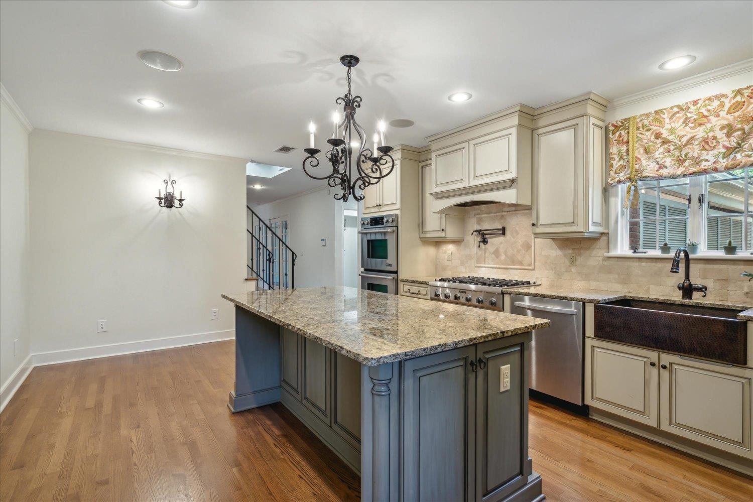 185 GARDENIA DR
