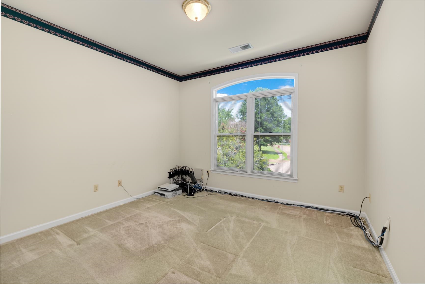 1487 CLAVERTON CV