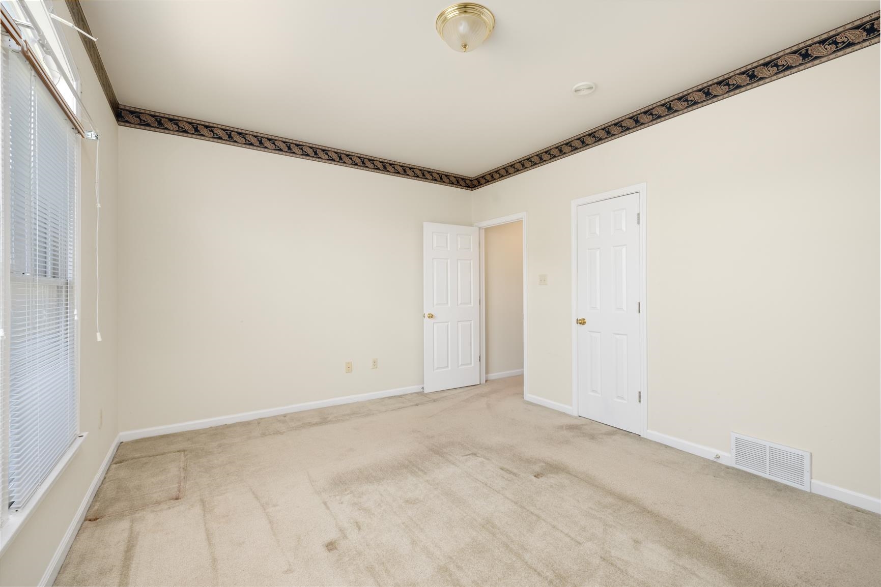 1487 CLAVERTON CV