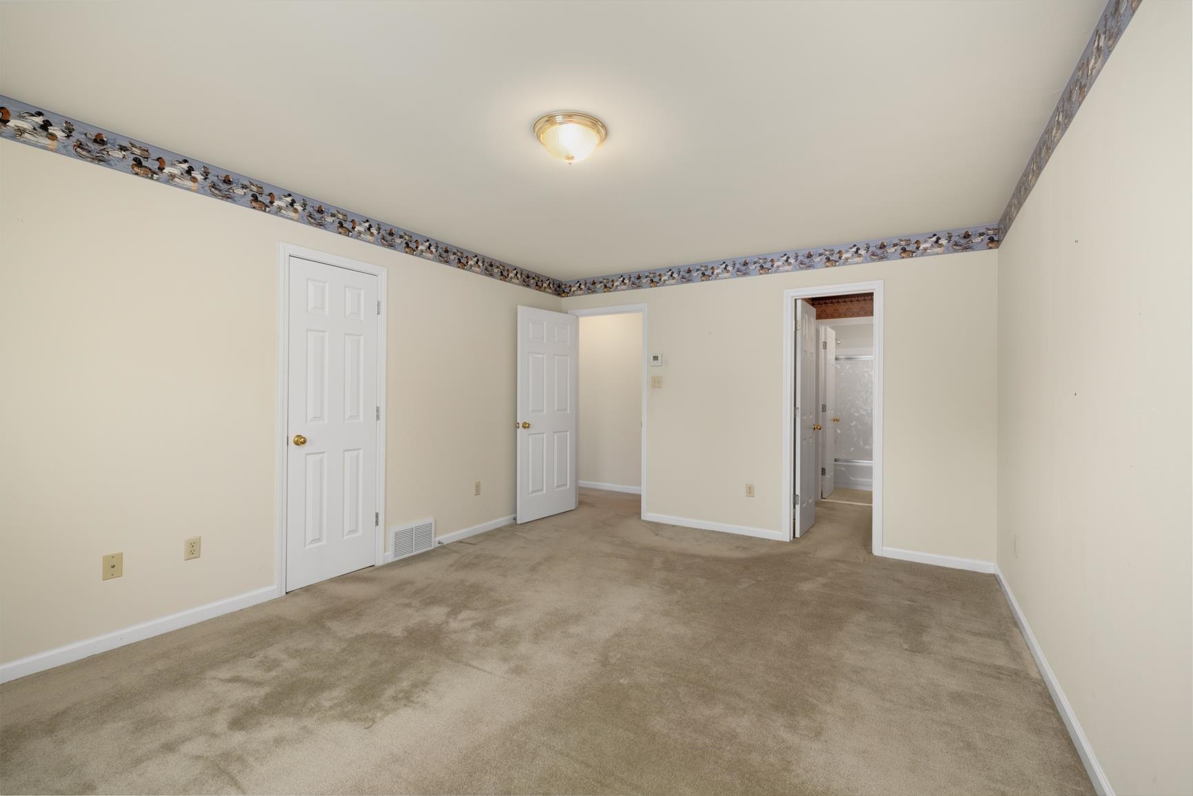 1487 CLAVERTON CV