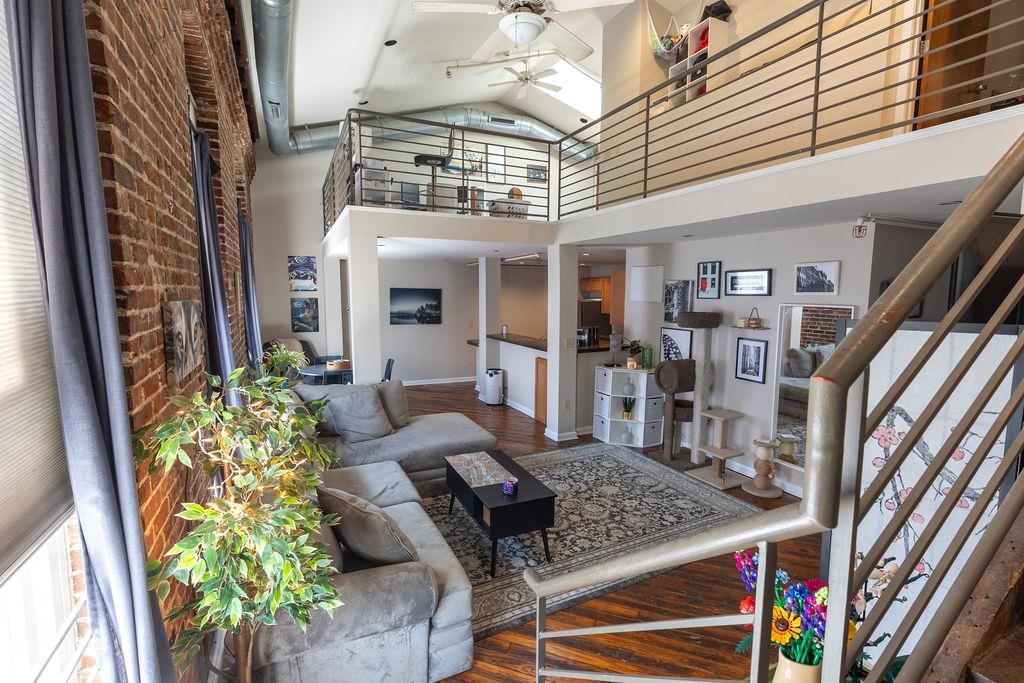 50 GAYOSO AVE Unit: 404