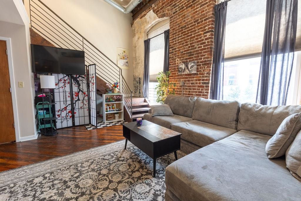 50 GAYOSO AVE Unit: 404