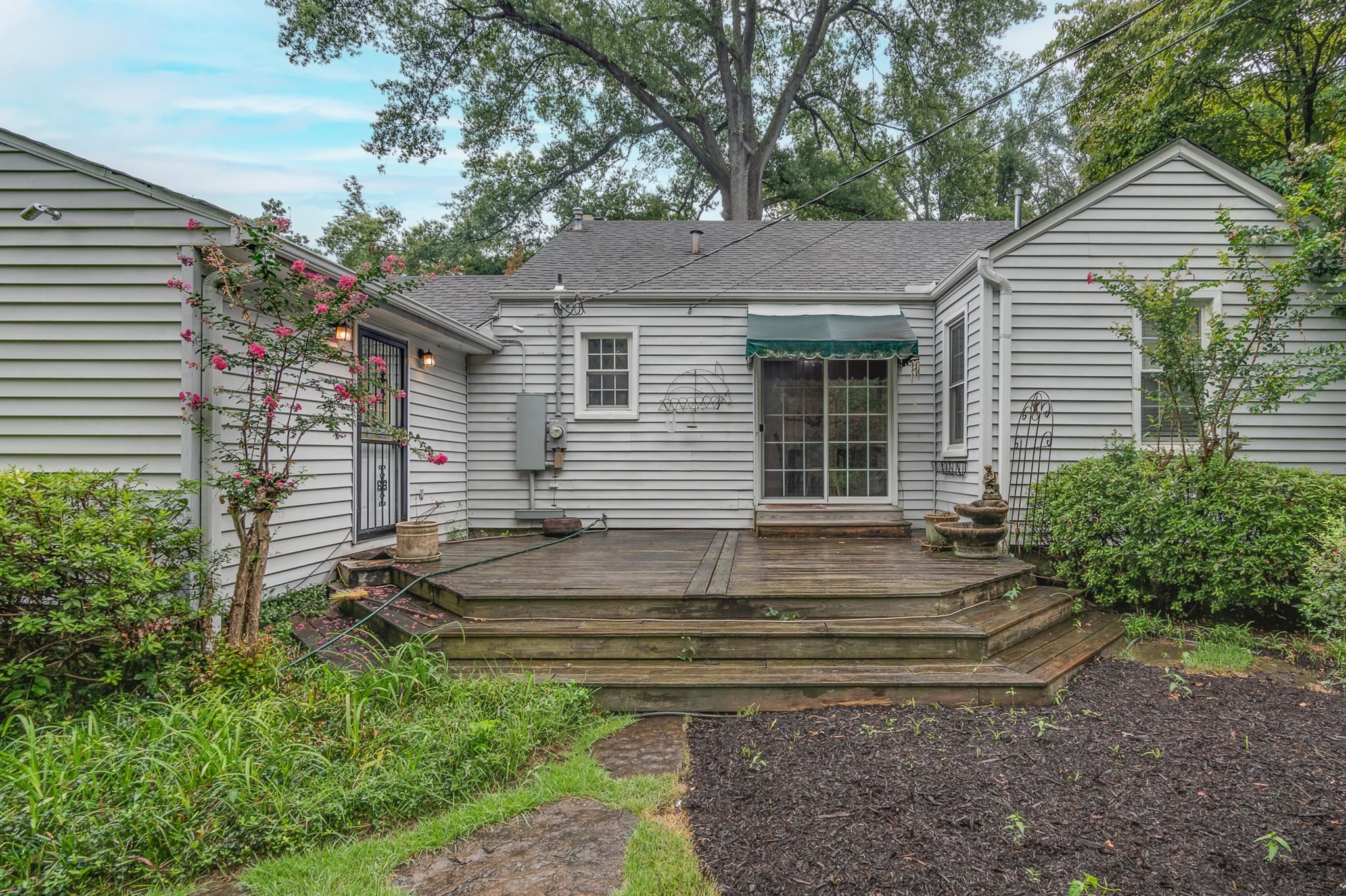 217 ALEXANDER ST