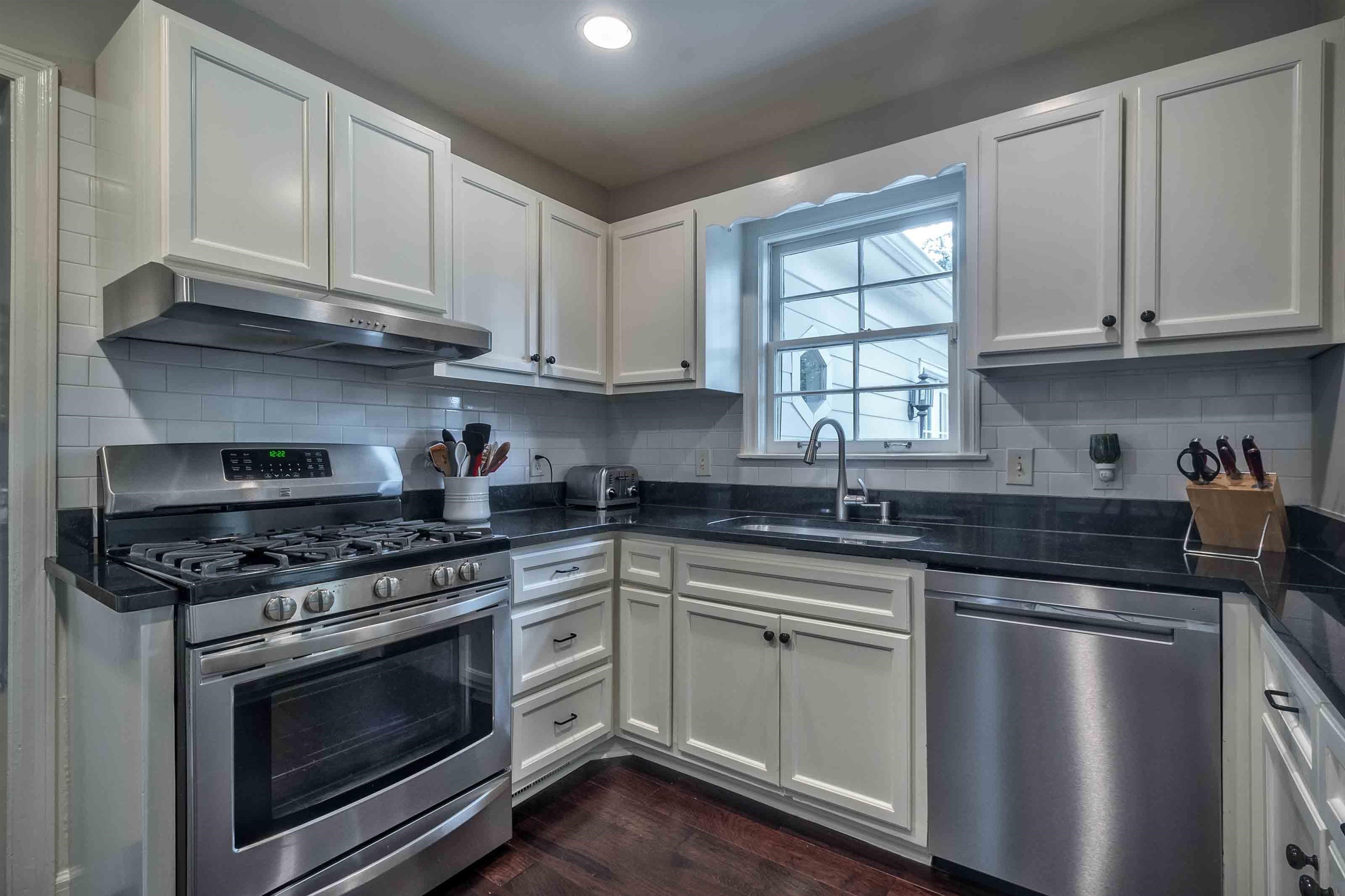 3703 HIGHLAND PARK PL