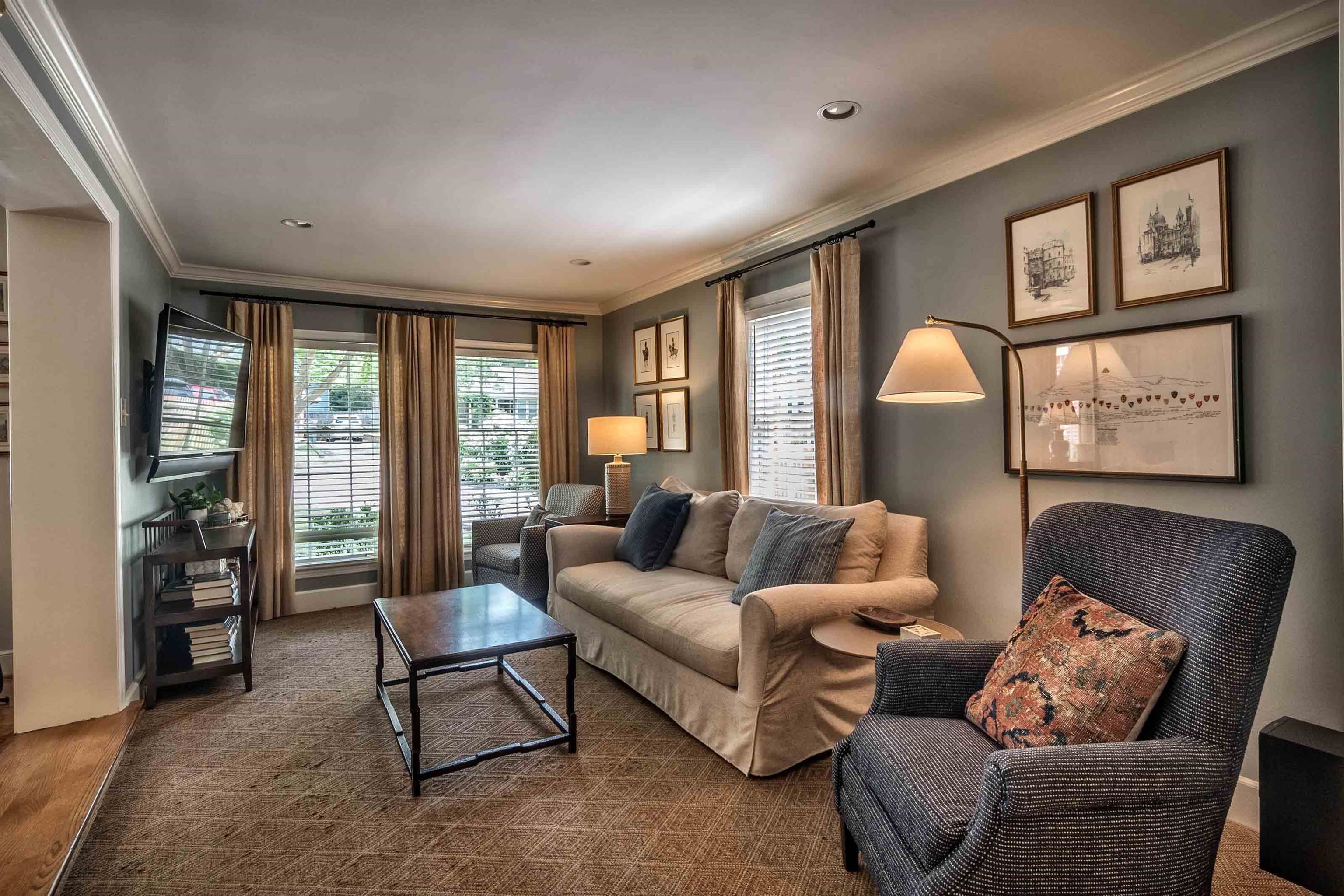 3703 HIGHLAND PARK PL