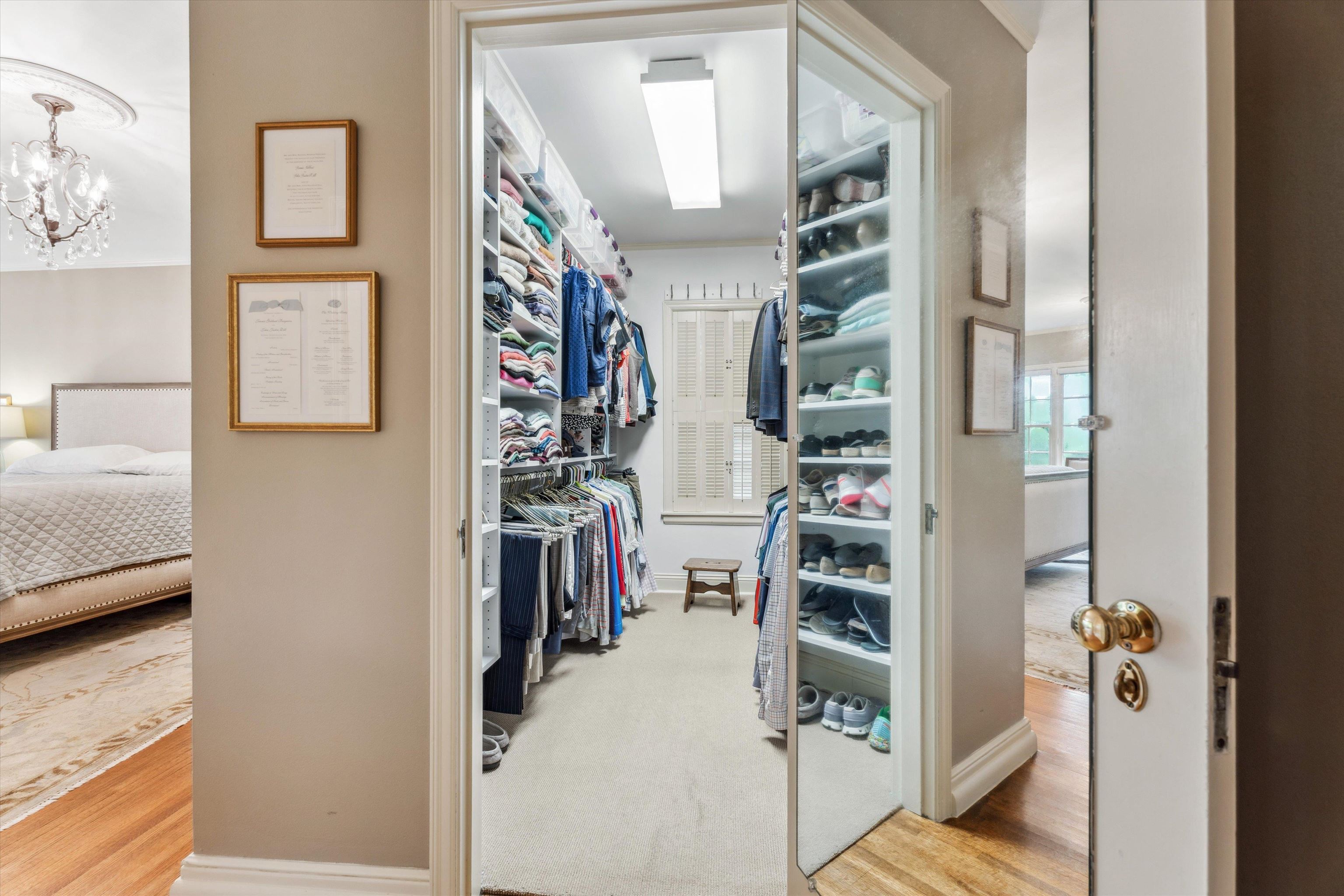 490 COLONIAL RD