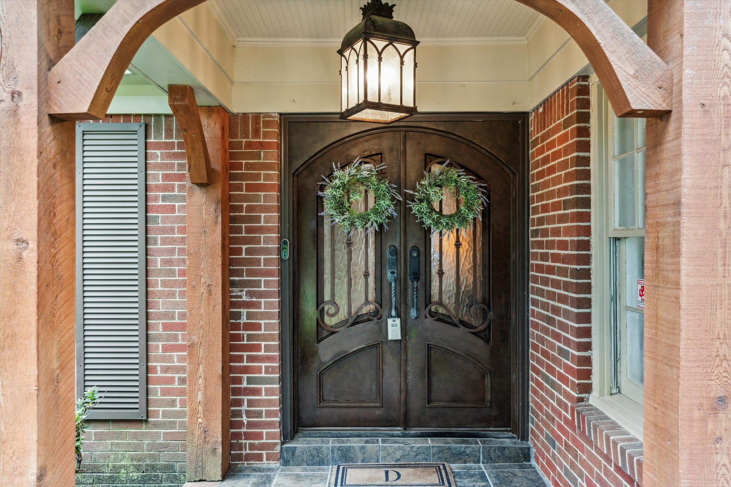 490 COLONIAL RD