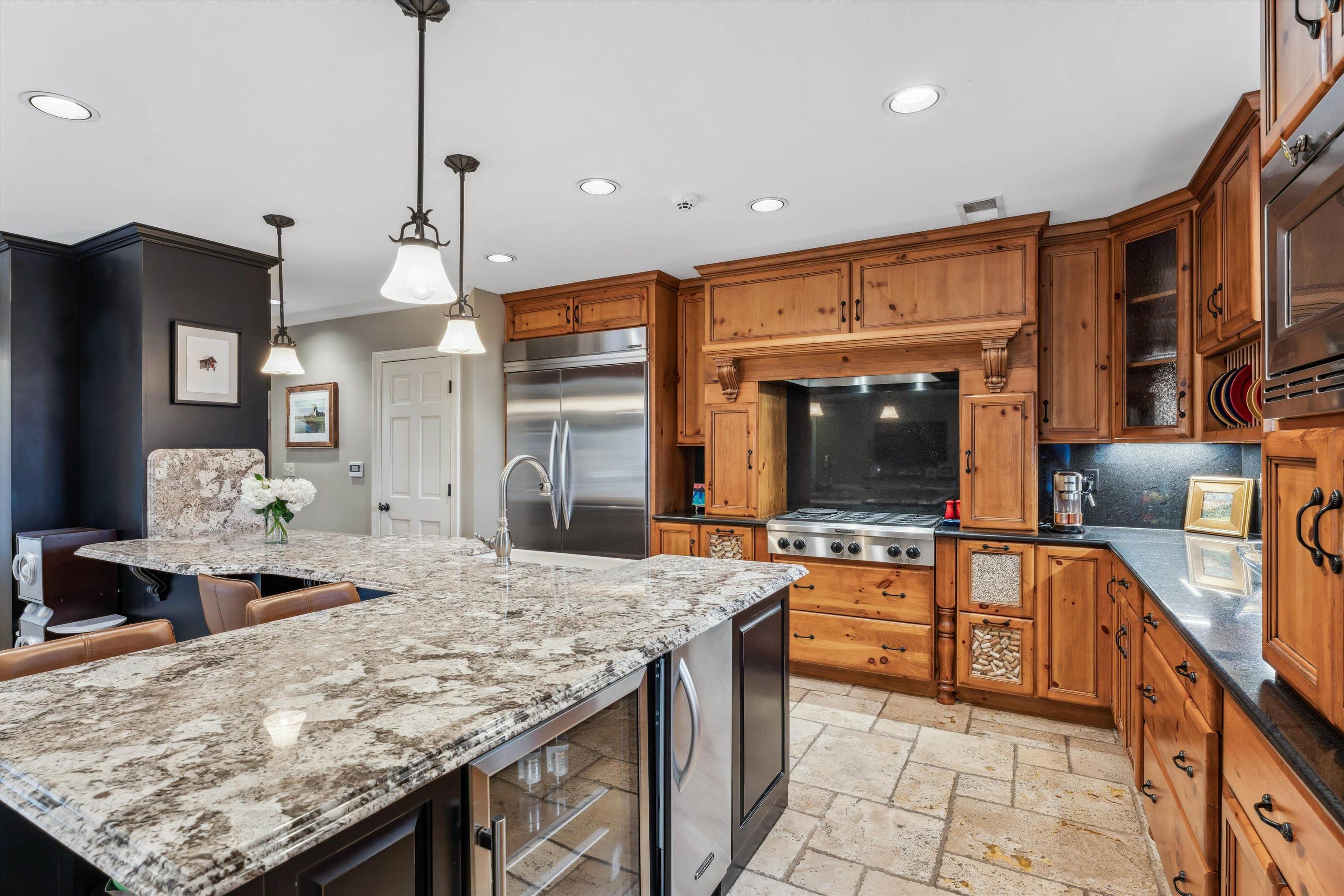 490 COLONIAL RD