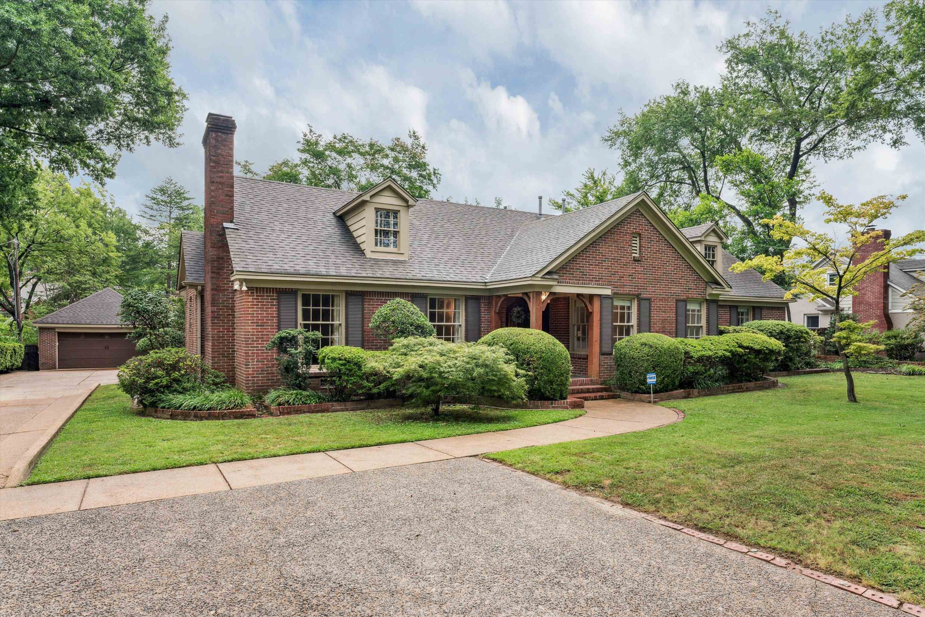 490 COLONIAL RD