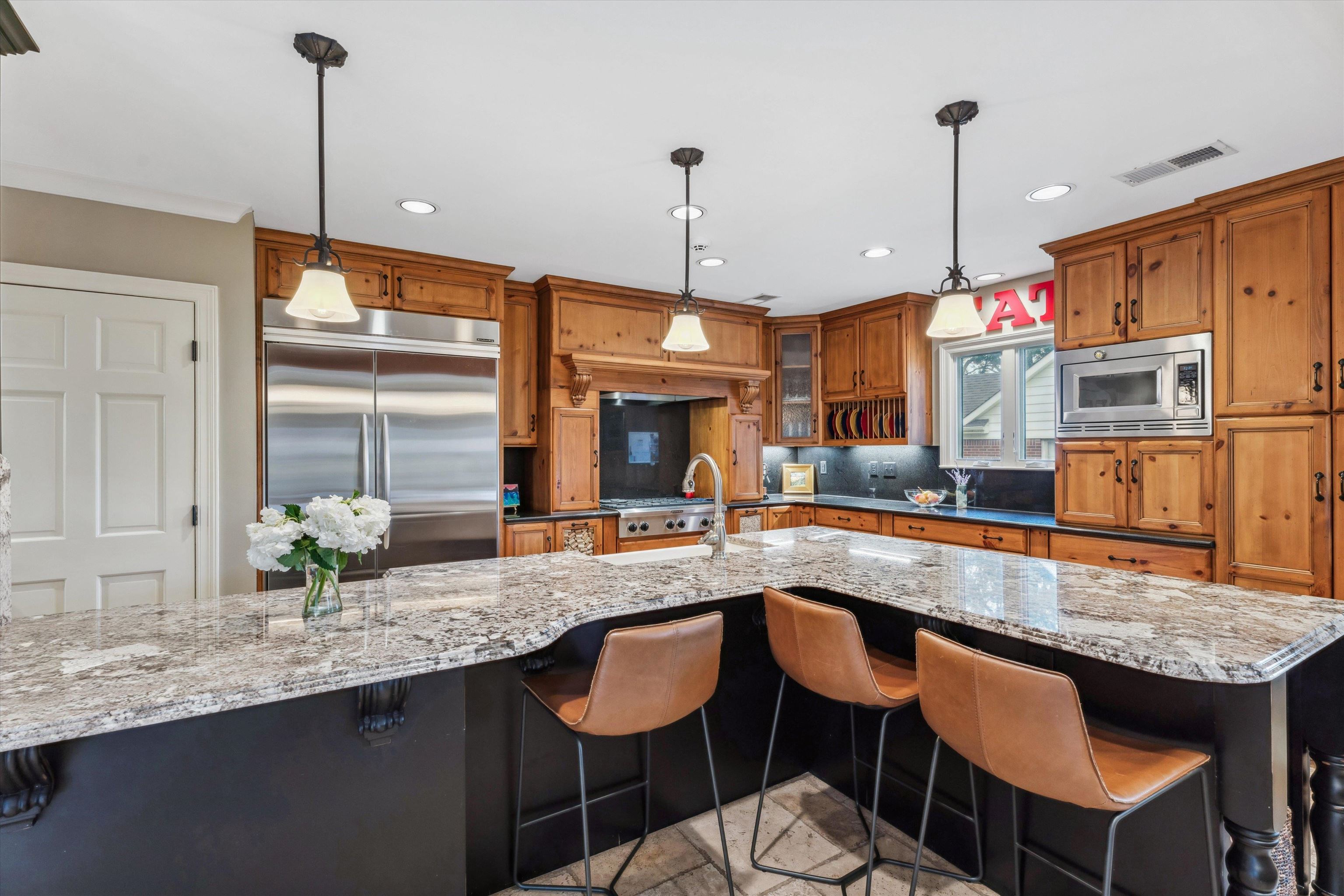 490 COLONIAL RD