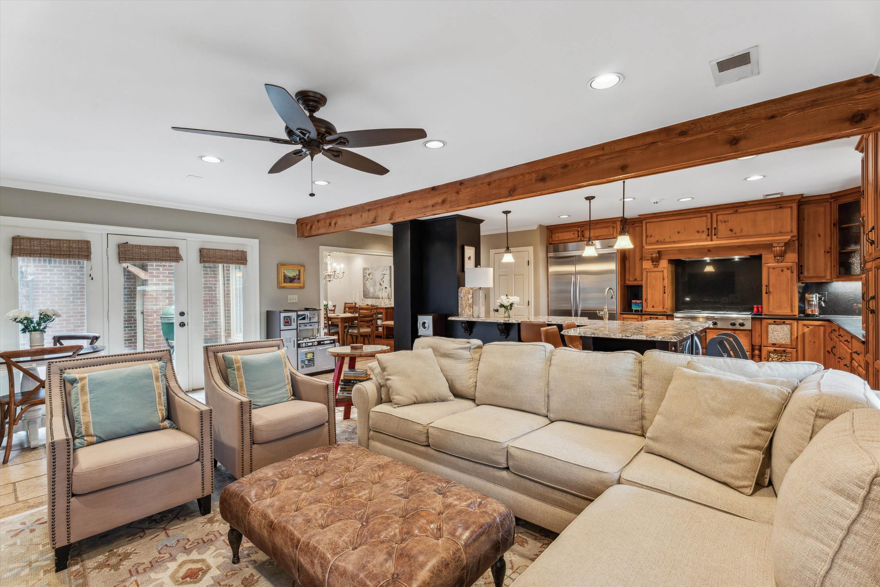 490 COLONIAL RD