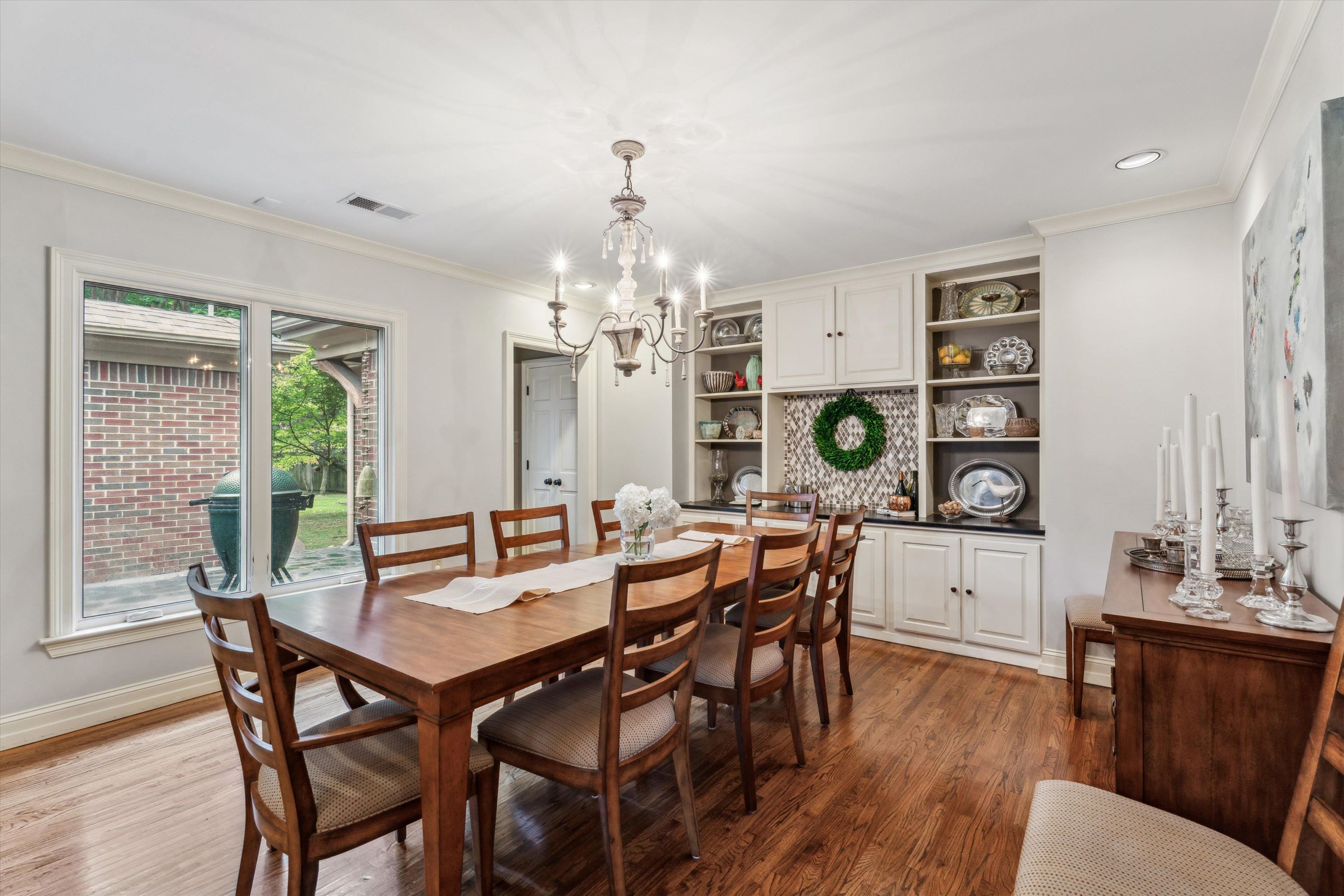 490 COLONIAL RD
