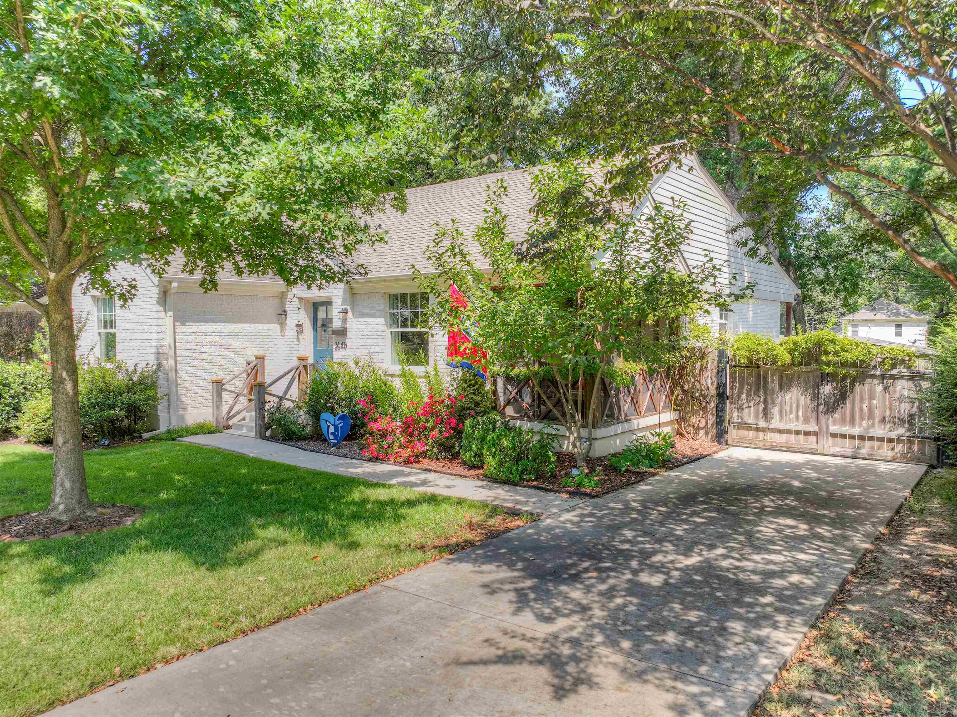 3640 MIMOSA AVE